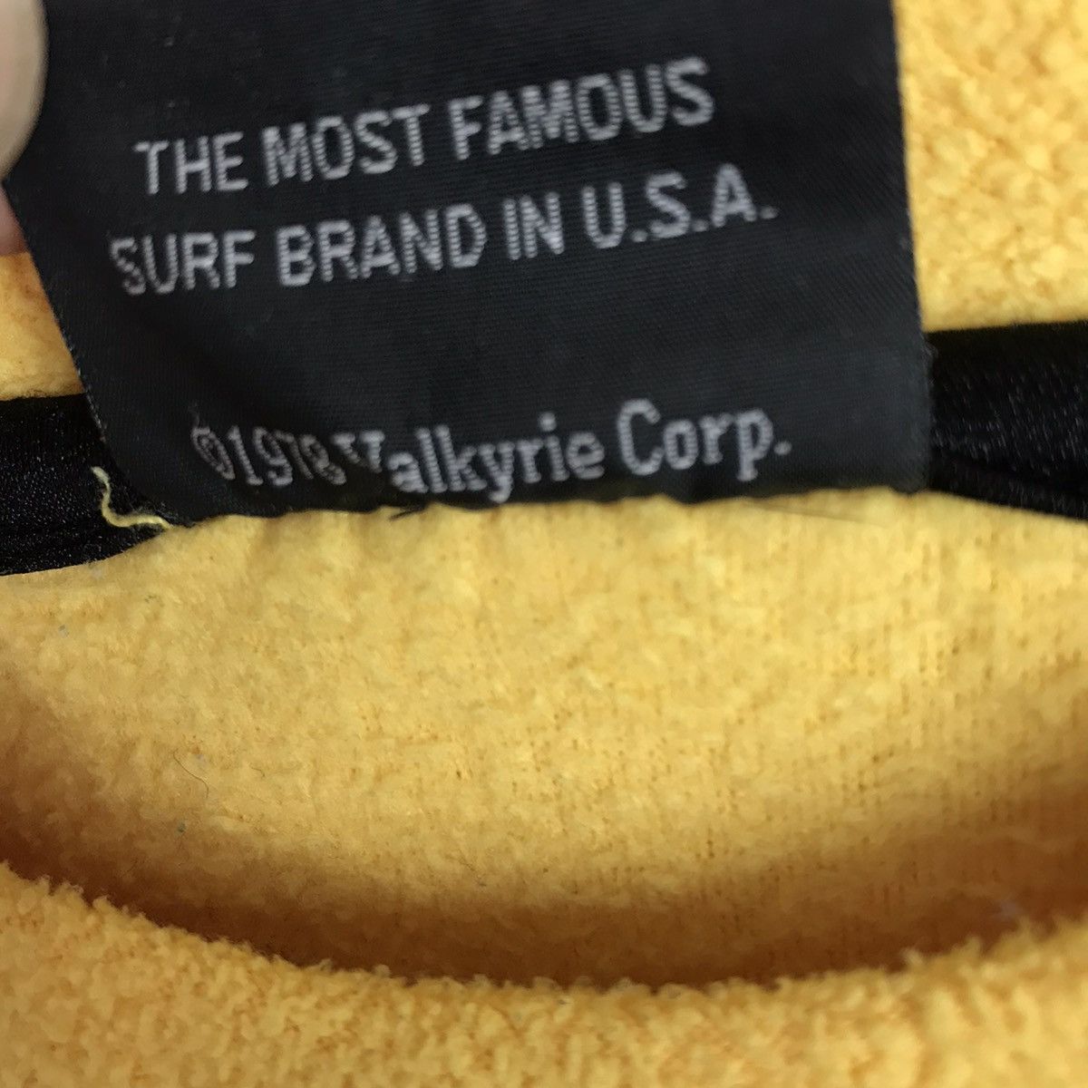Vintage Vintage 90s Bear Surf Fleece Sweatshirt Size US M / EU 48-50 / 2 - 8 Thumbnail