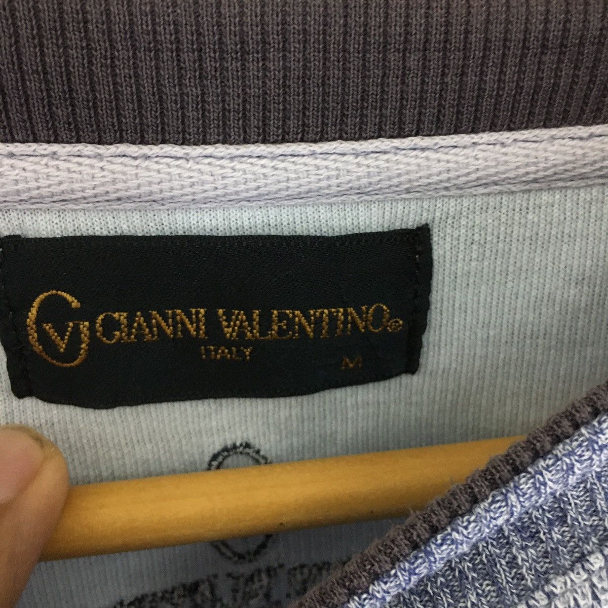Valentino × Vintage Vintagedesign Gianni Valentino embroidery sweatshirt jumper Size US M / EU 48-50 / 2 - 3 Thumbnail