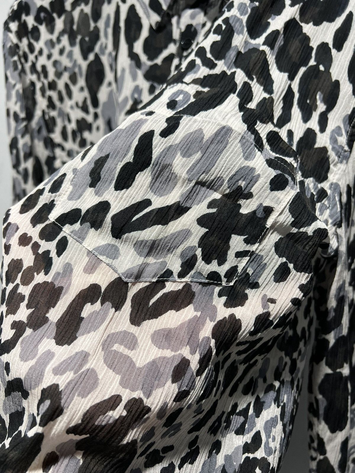 Saint Laurent Paris SS20 Snow Leopard Print Crepe Shirt sz37 &38 Size US S / EU 44-46 / 1 - 4 Thumbnail