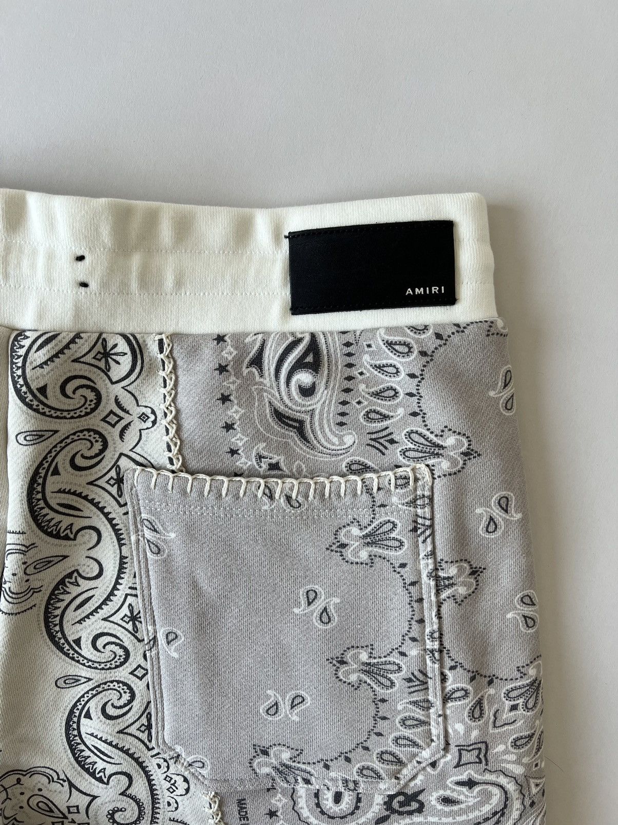 Amiri Amiri Bandana Reconstructed Cotton Shorts Size US 34 / EU 50 - 7 Thumbnail