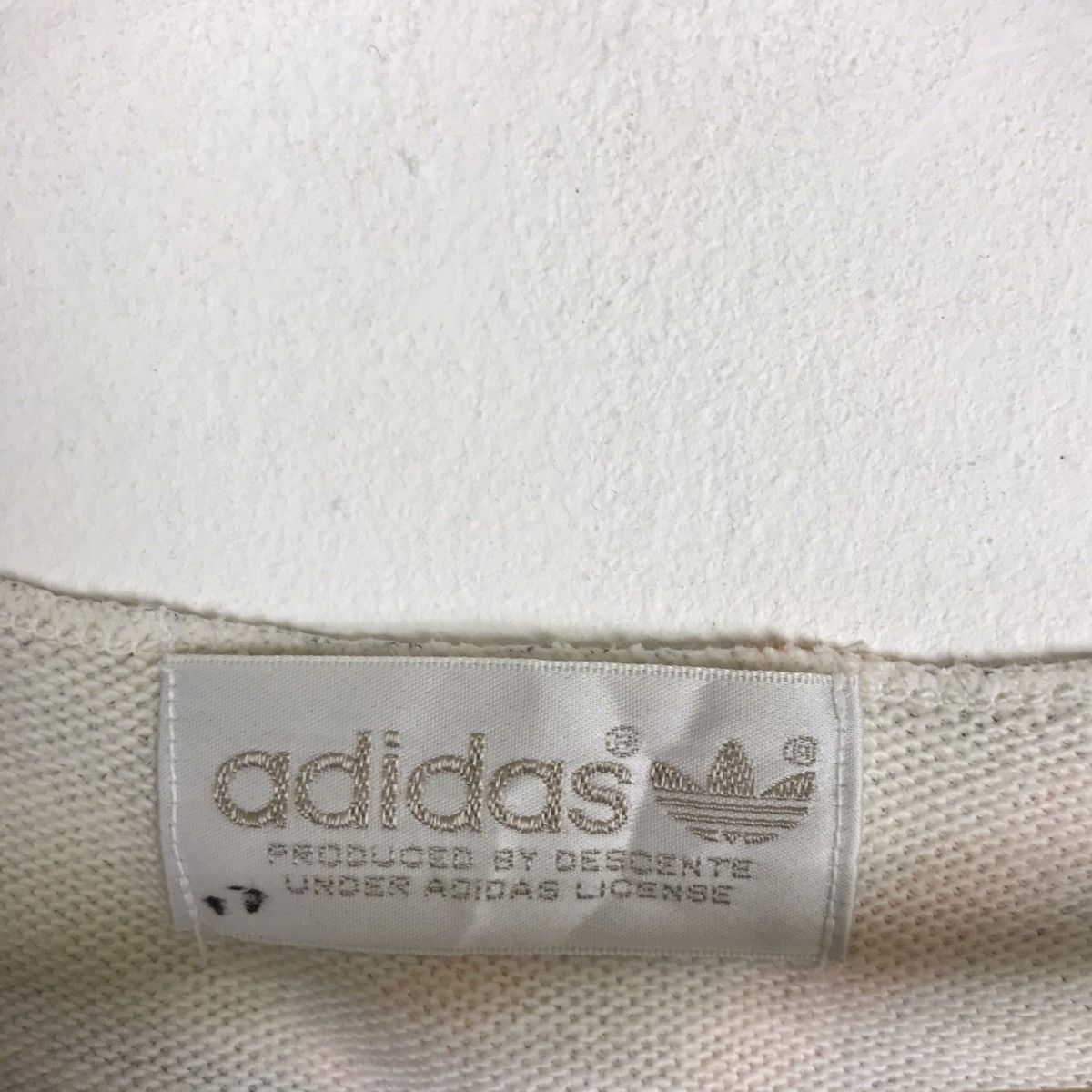 Adidas Vintage 90s Adidas International All Over Print Shirt Size US M / EU 48-50 / 2 - 9 Thumbnail