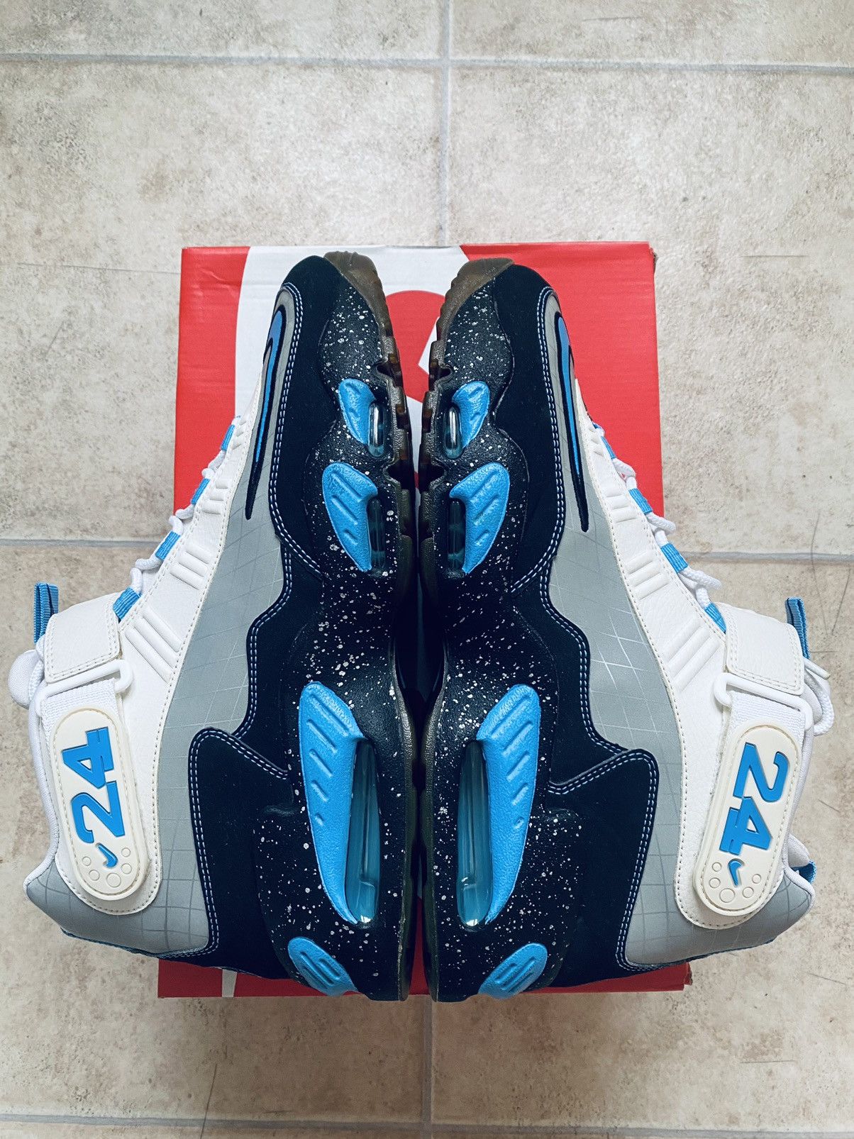 Jordan Brand × Supreme NikeLab Air Max Griffey ACG Atmos Size US 11 / EU 44 - 16 Thumbnail