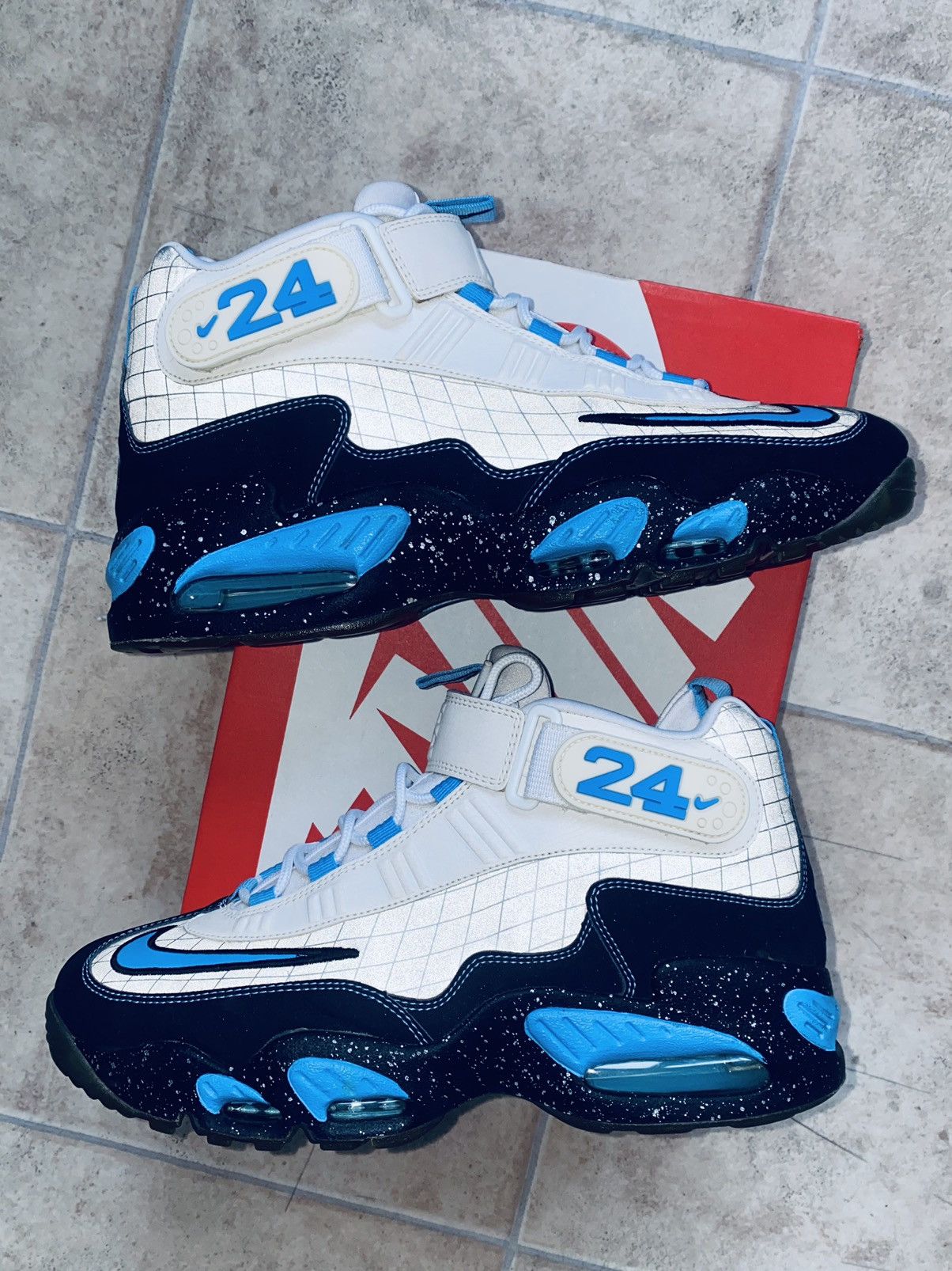 Jordan Brand × Supreme NikeLab Air Max Griffey ACG Atmos Size US 11 / EU 44 - 10 Thumbnail