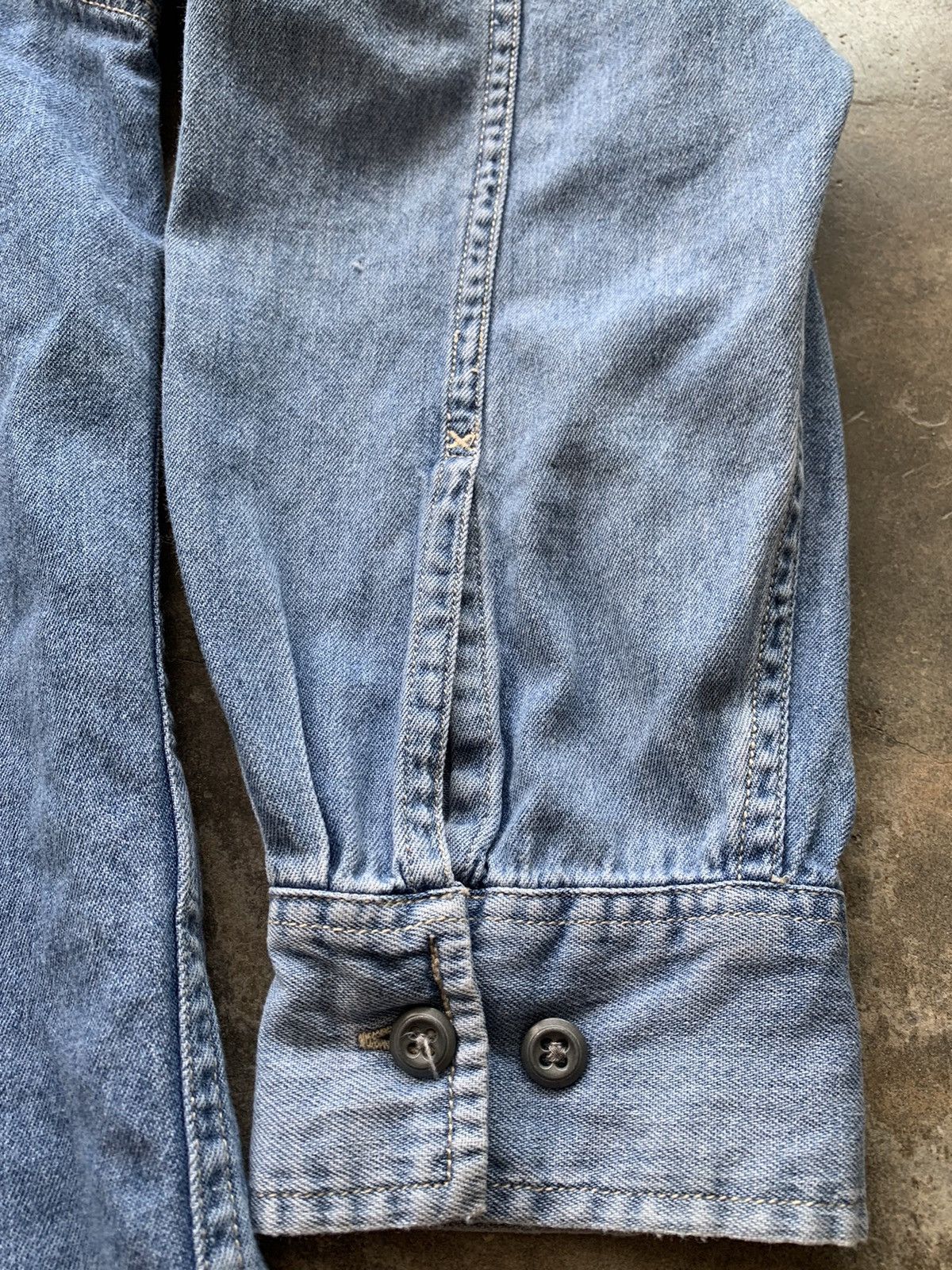 Calvin Klein × Vintage Vintage Calvin Klein Workers Denim Shirts Size US L / EU 52-54 / 3 - 8 Thumbnail