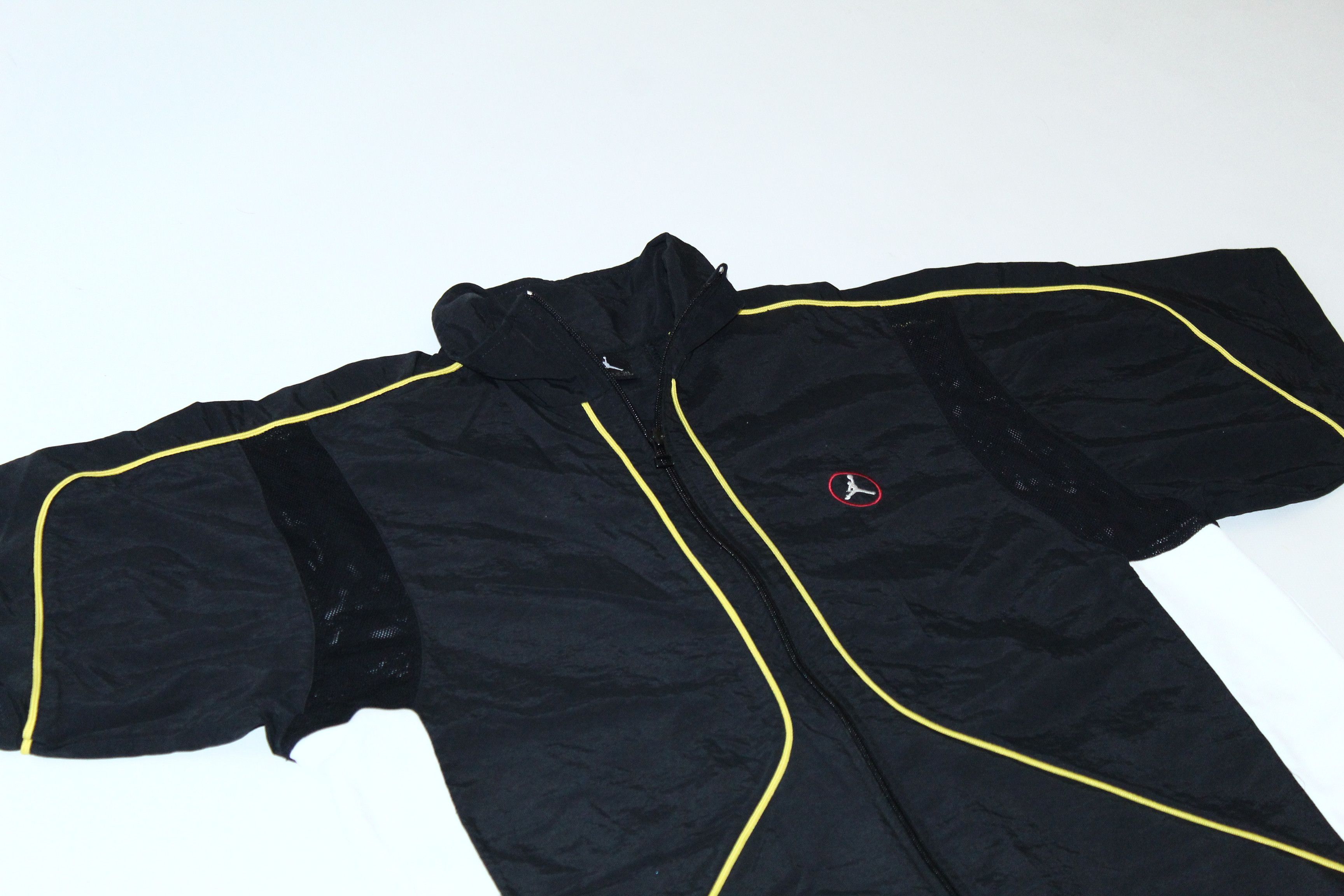 Jordan Brand 🔥 VTG 🔥 Jordan Sleeveless Track Jacket Size US XL / EU 56 / 4 - 6 Thumbnail