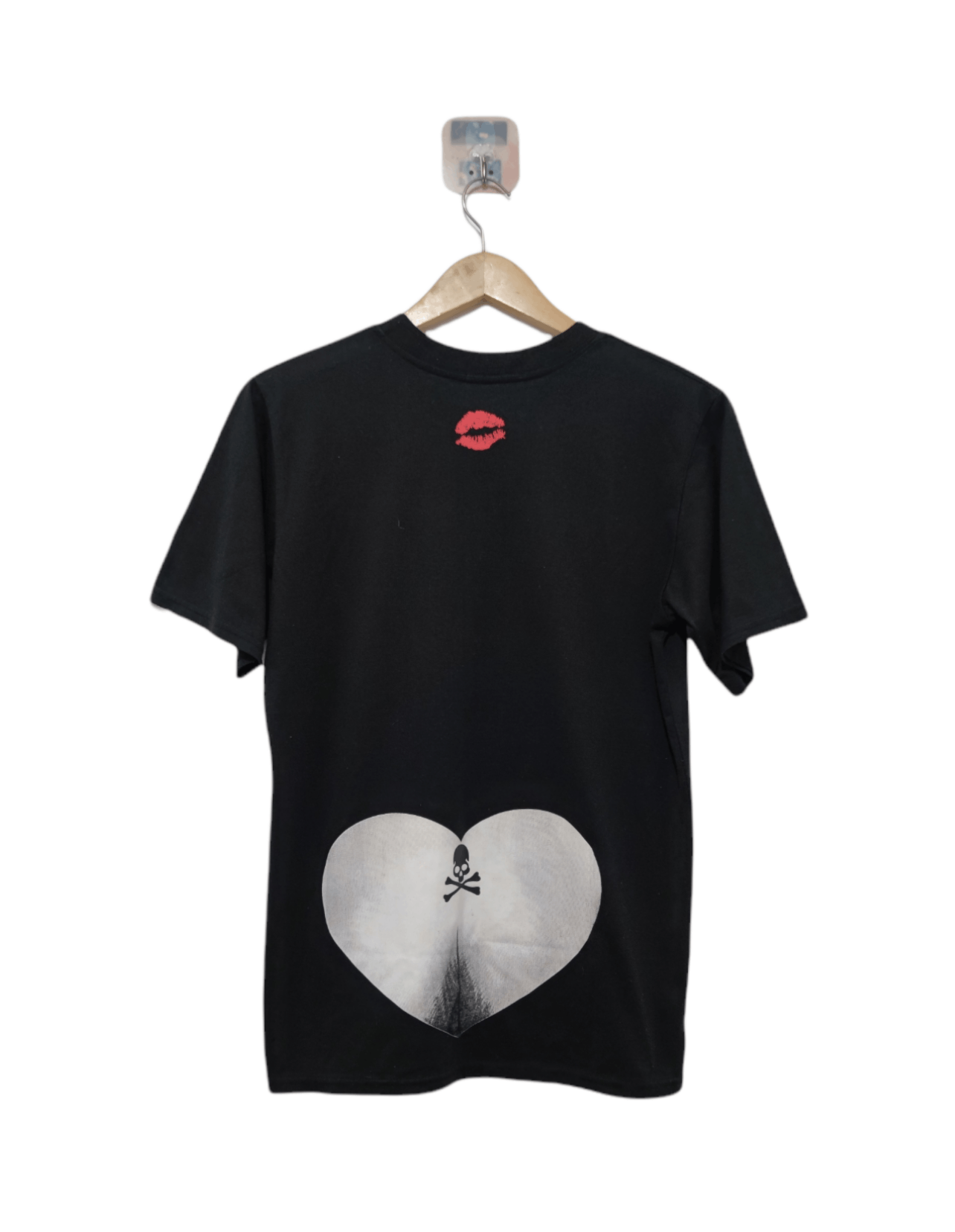 image of Mastermind Japan Mastermind Tee Skull Love&kiss in Black, Men's (Size Medium)
