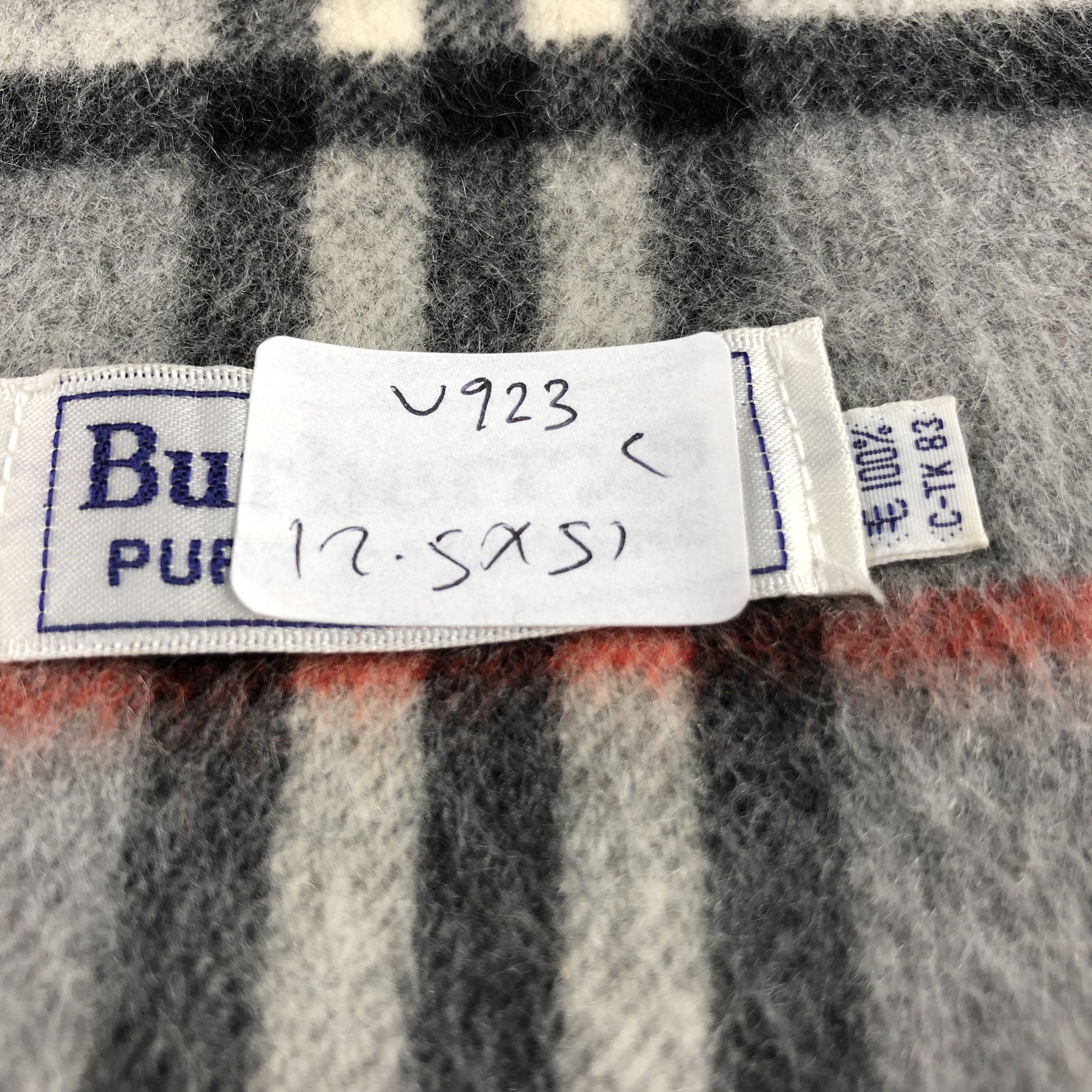 Burberry Burberrys Nova Check Grey Cashmere Scarf Muffler V923 Size ONE SIZE - 5 Thumbnail