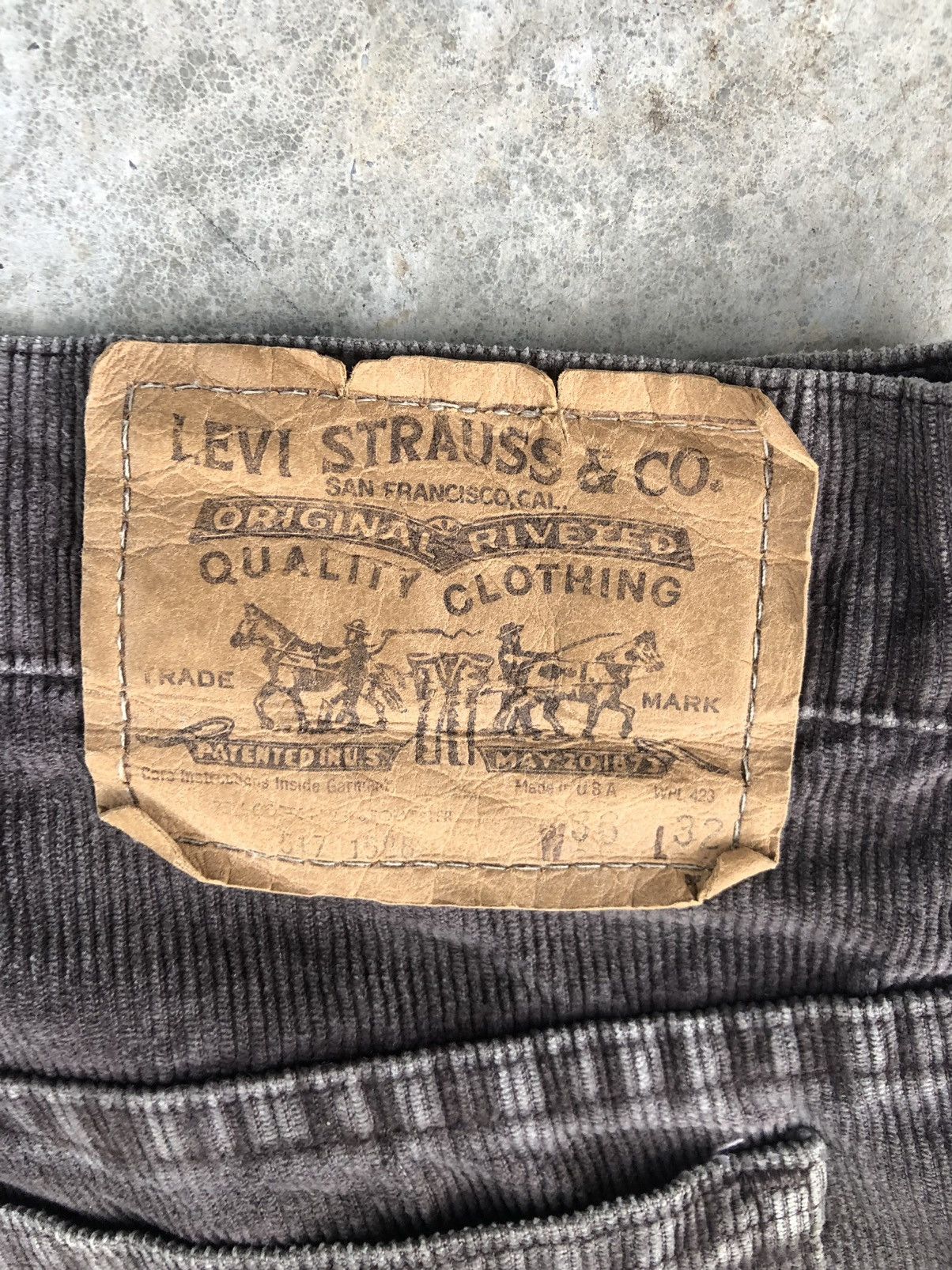 If Six Was Nine Vintage 80s Levi’s 517 Flared Jeans Corduroy Pants Size US 35 - 15 Thumbnail