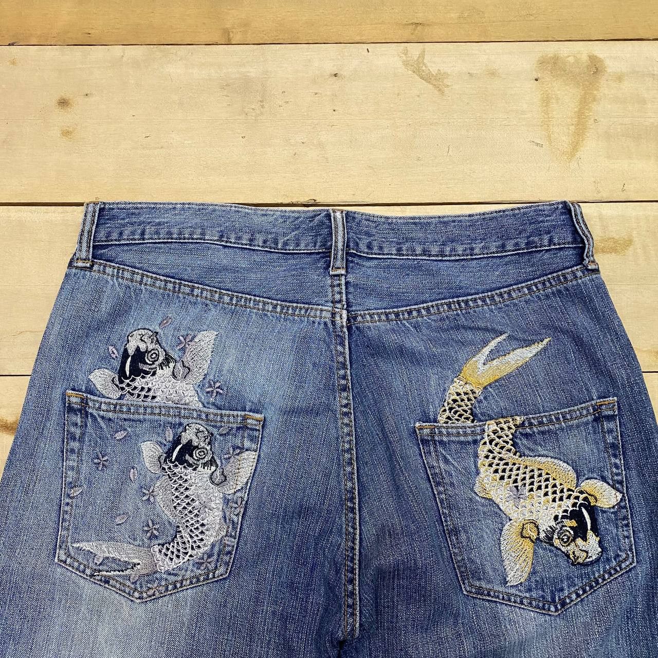 Japanese Brand X402 JAPAN SUKARJAN EMBROIDERY FISH KOI DENIM Size US 34 / EU 50 - 2 Thumbnail