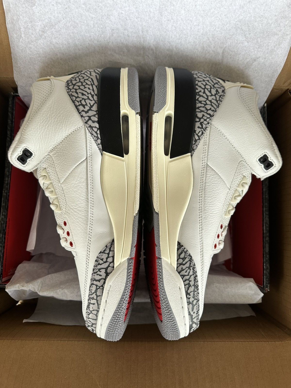 Jordan Brand Jordan 3 Retro White Cement Size US 7 / EU 40 - 5 Thumbnail