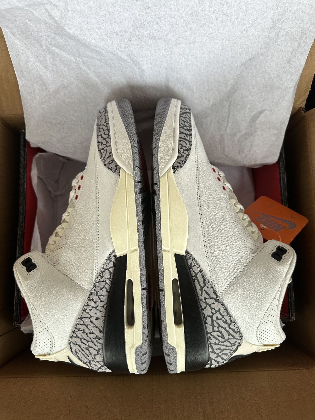 Jordan Brand Jordan 3 Retro White Cement Size US 7 / EU 40 - 4 Thumbnail