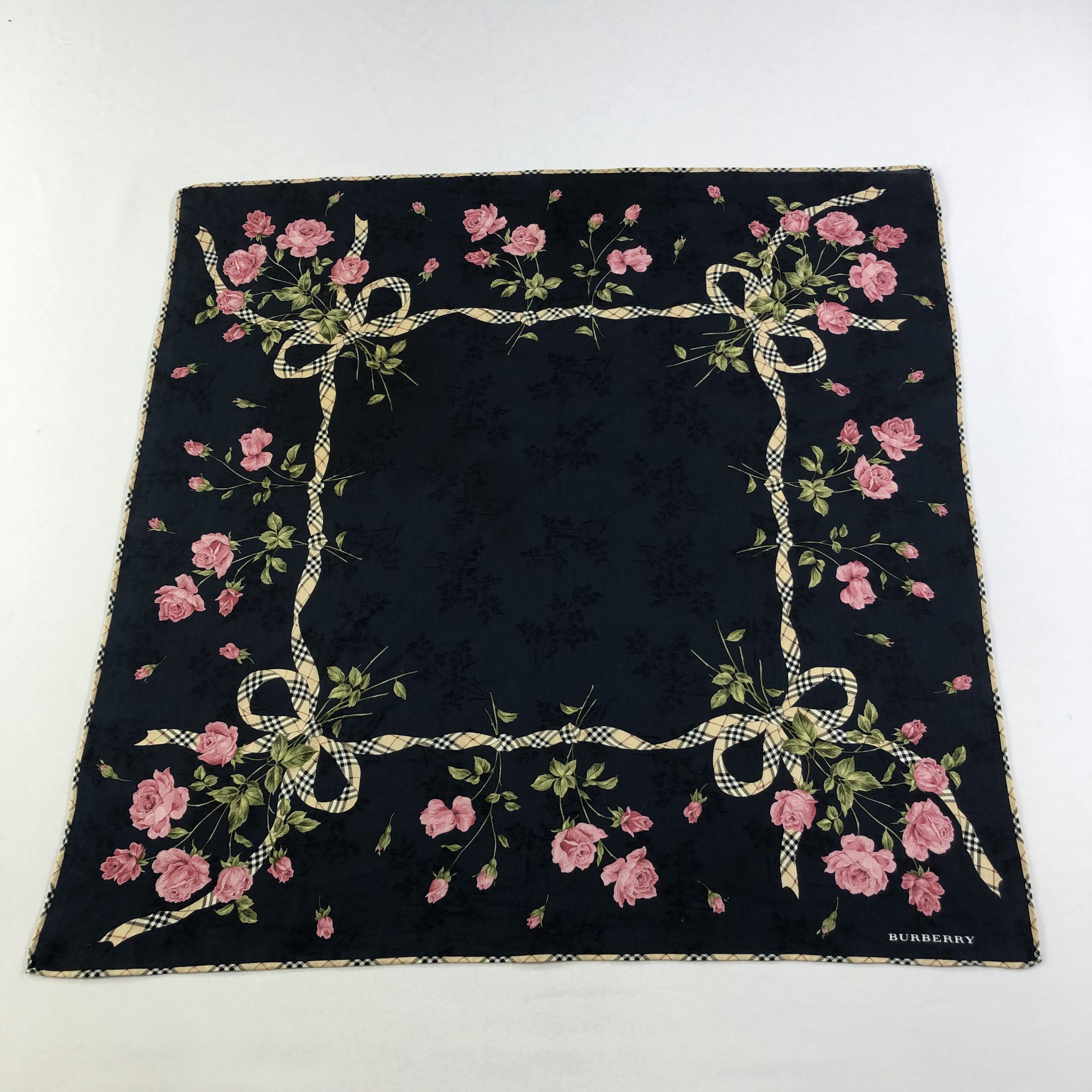 Burberry Burberry Floral Handkerchief Neckerchief Bandana H2130 Size ONE SIZE - 1 Thumbnail