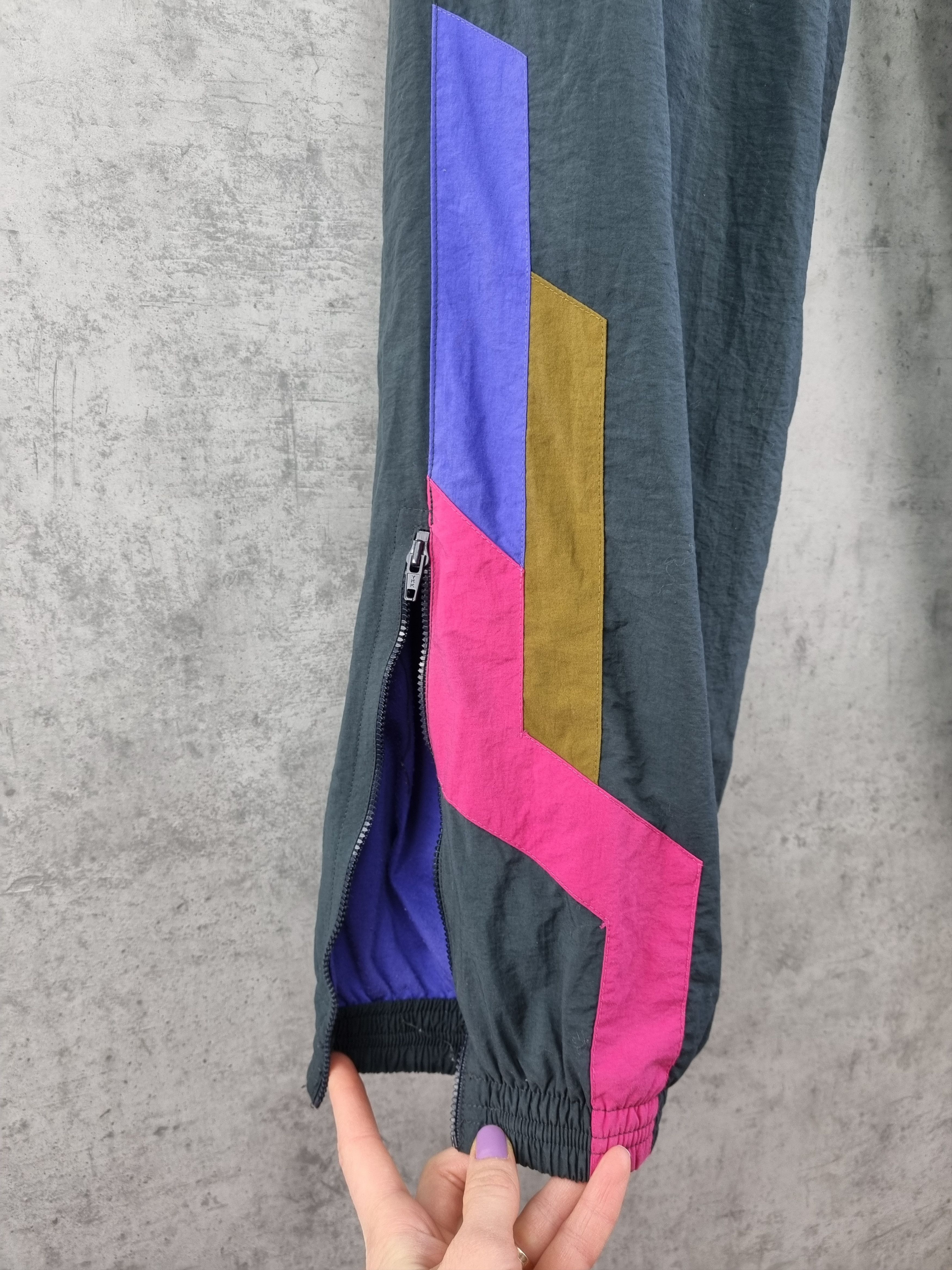 Nike × Vintage 90s NIKE Vintage Rare Design Nylon sport Pant Size US 32 / EU 48 - 2 Thumbnail
