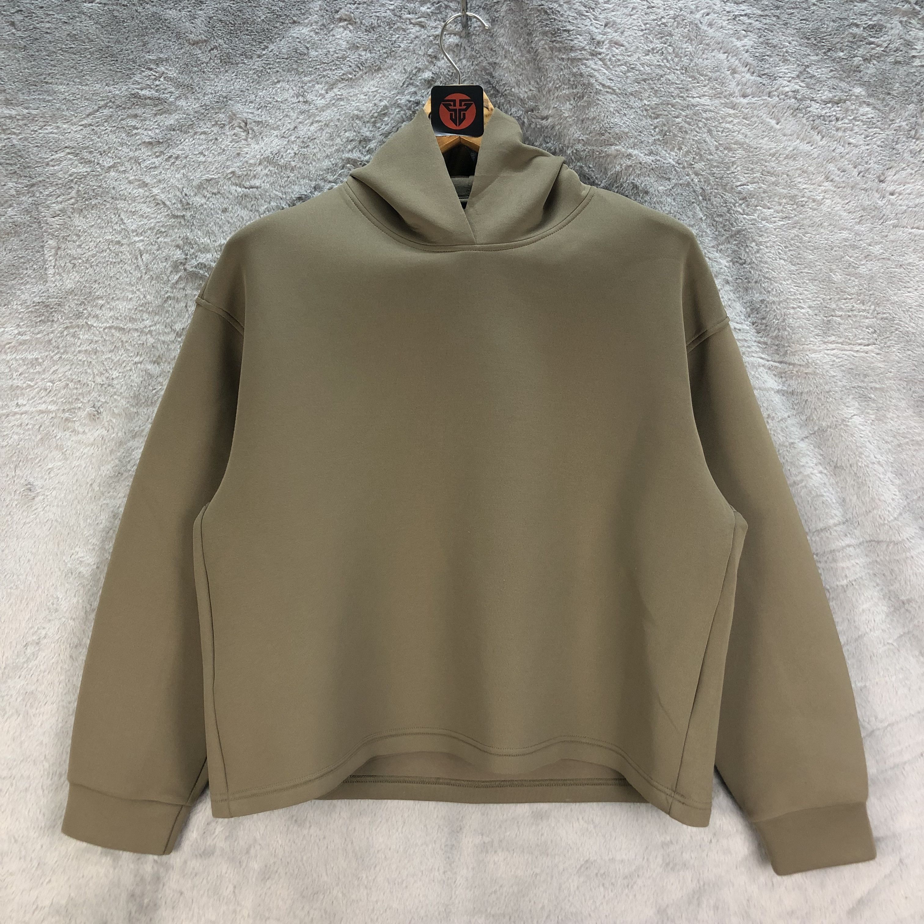 Japanese Brand UNIQLO CROPPED PULLOVER HOODIES #6525-71 Size L / US 10 / IT 46 - 1 Thumbnail