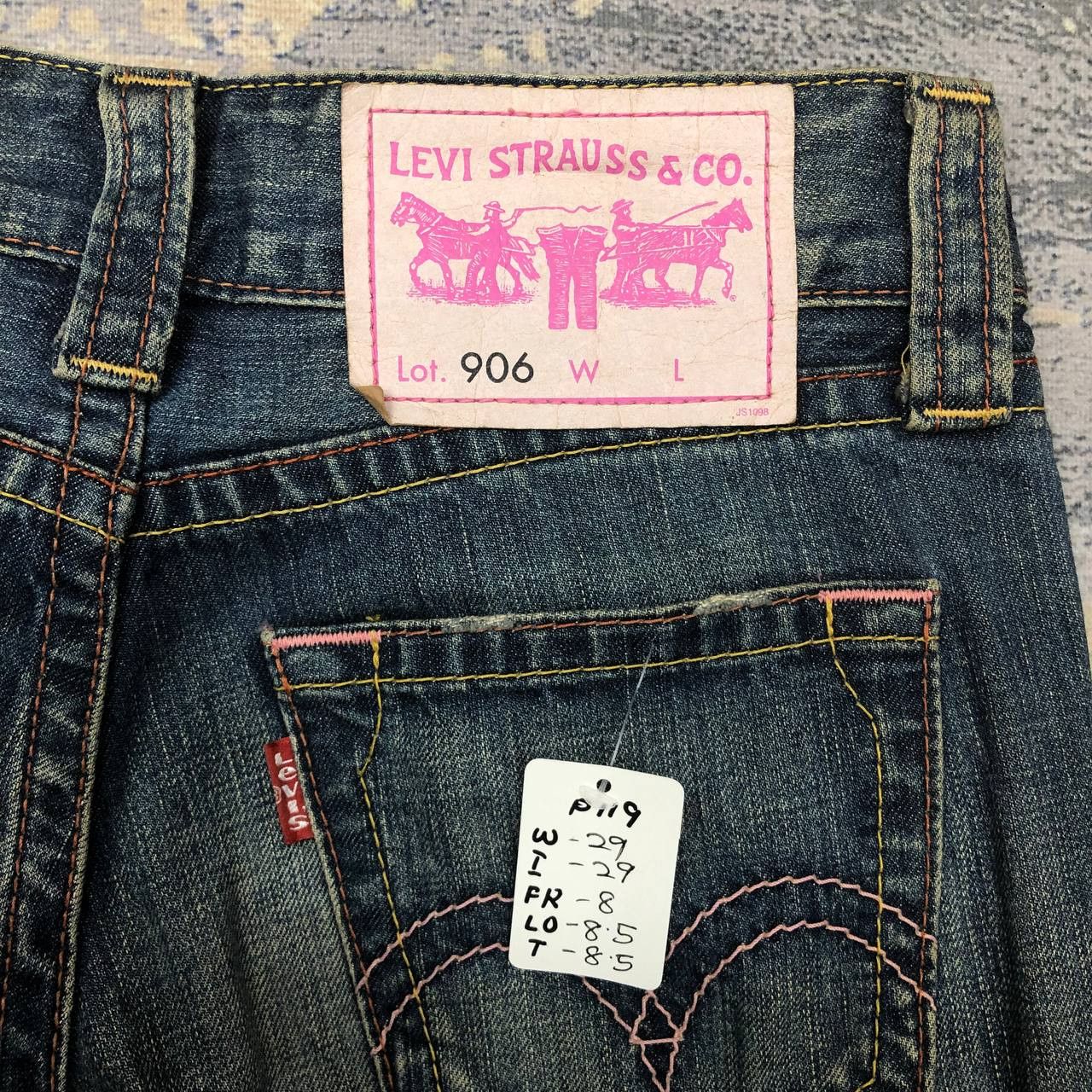 Levi's P119 LEVI'S LADY FLARED JEANS Size 33" - 10 Thumbnail