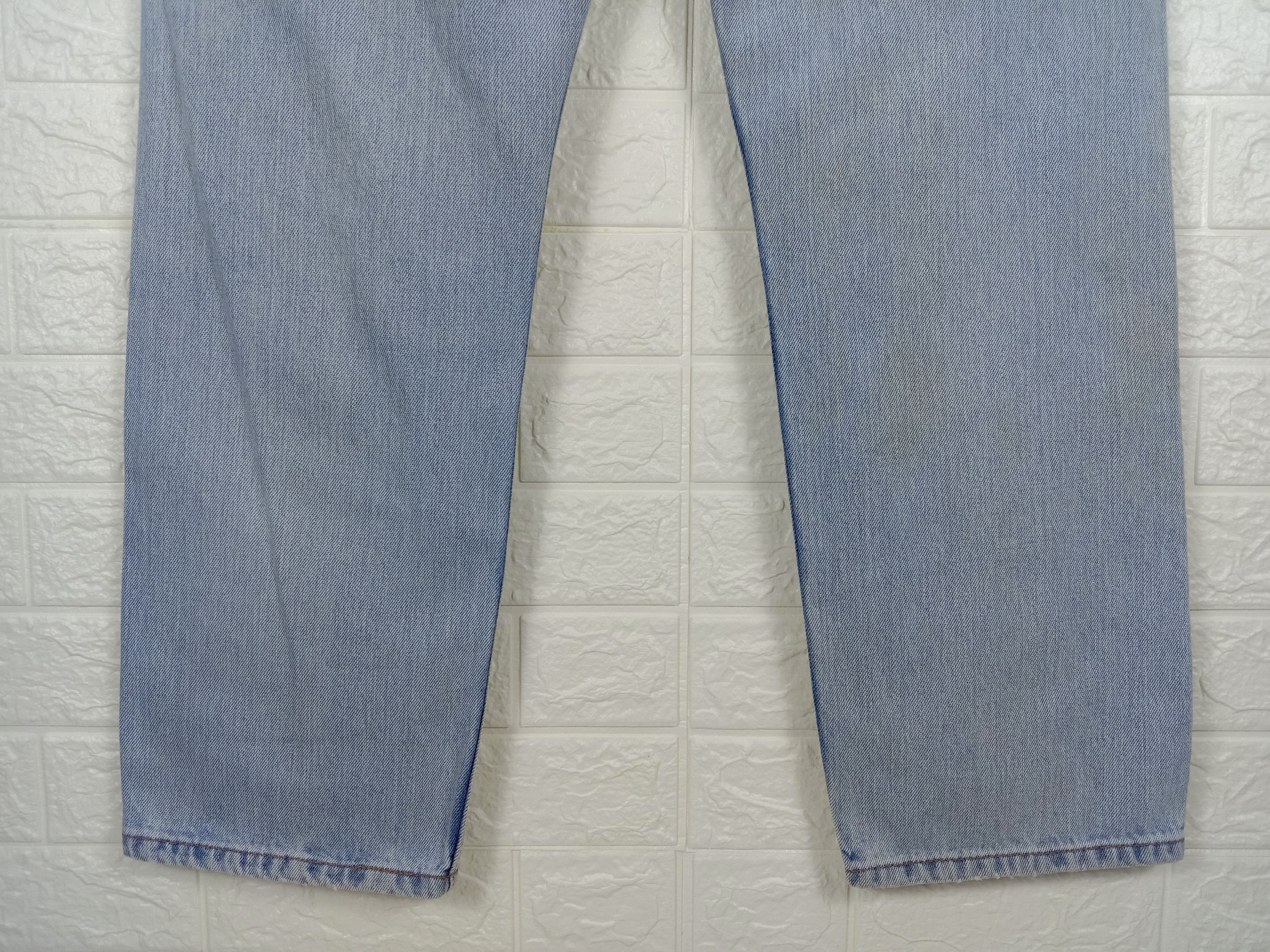 Levi's Vintage Levi's 505 Jeans Light Wash Regular Fit Denim Size US 36 / EU 52 - 8 Thumbnail