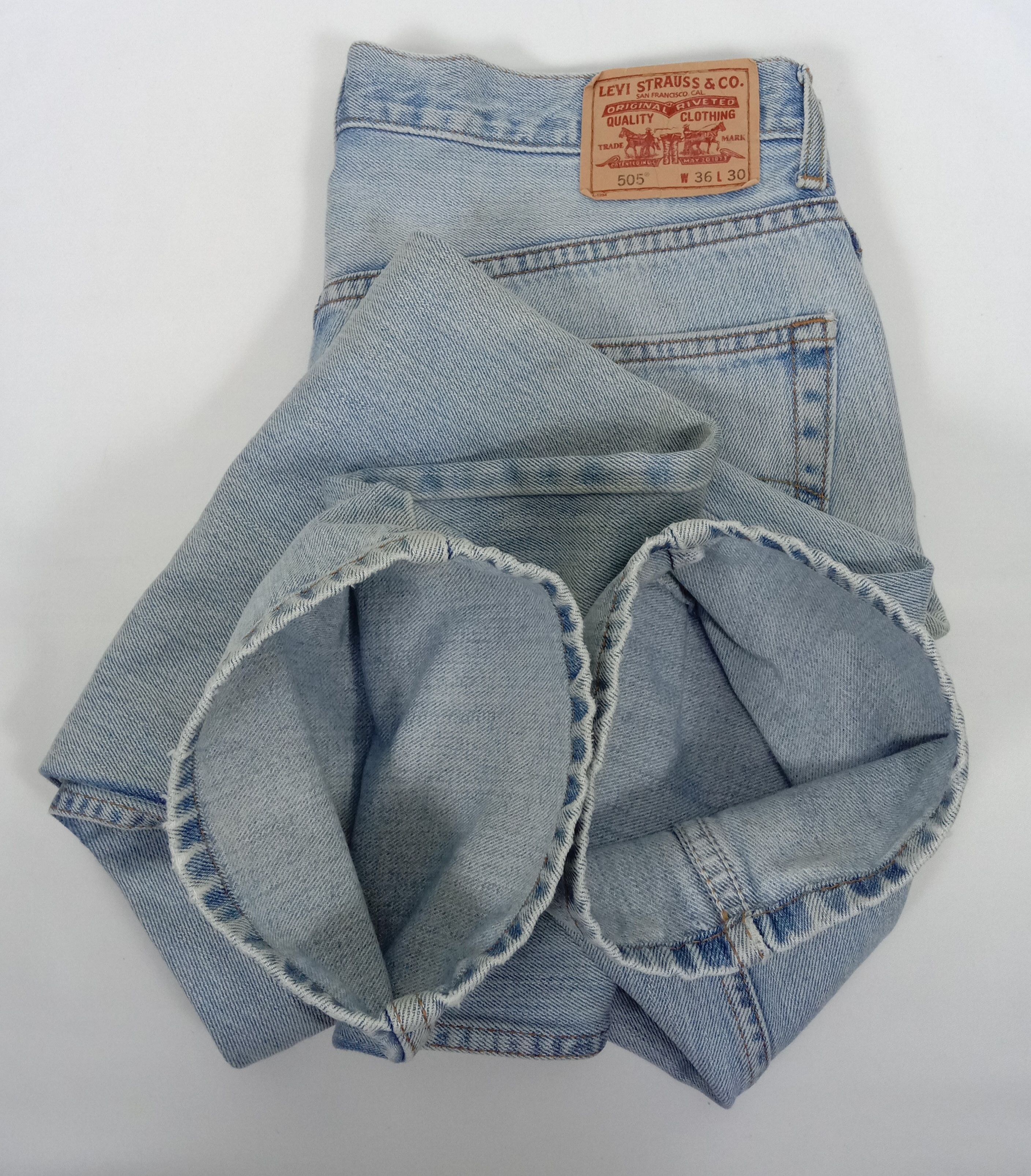 Levi's Vintage Levi's 505 Jeans Light Wash Regular Fit Denim Size US 36 / EU 52 - 18 Thumbnail