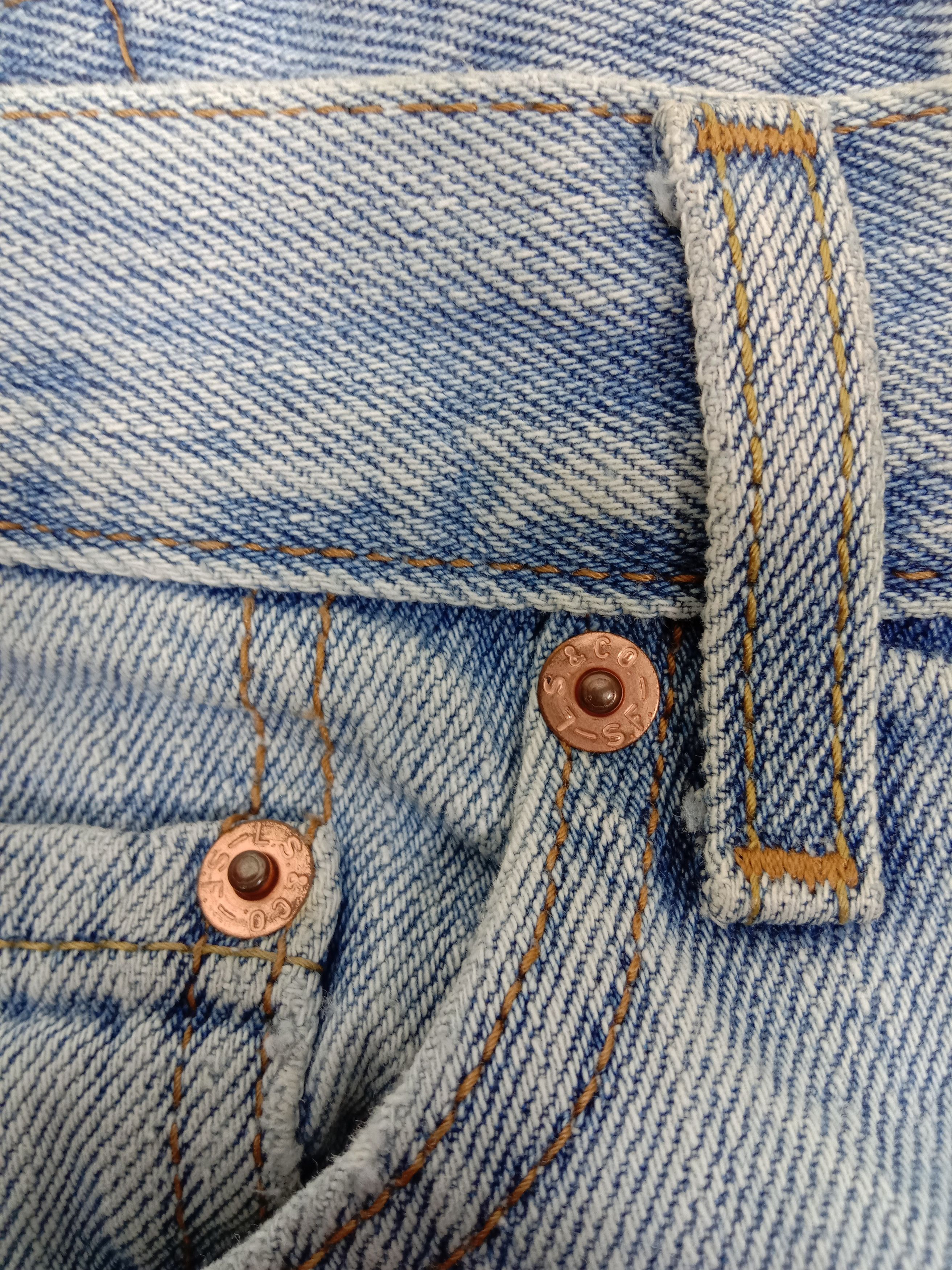 Levi's Vintage Levi's 505 Jeans Light Wash Regular Fit Denim Size US 36 / EU 52 - 12 Thumbnail