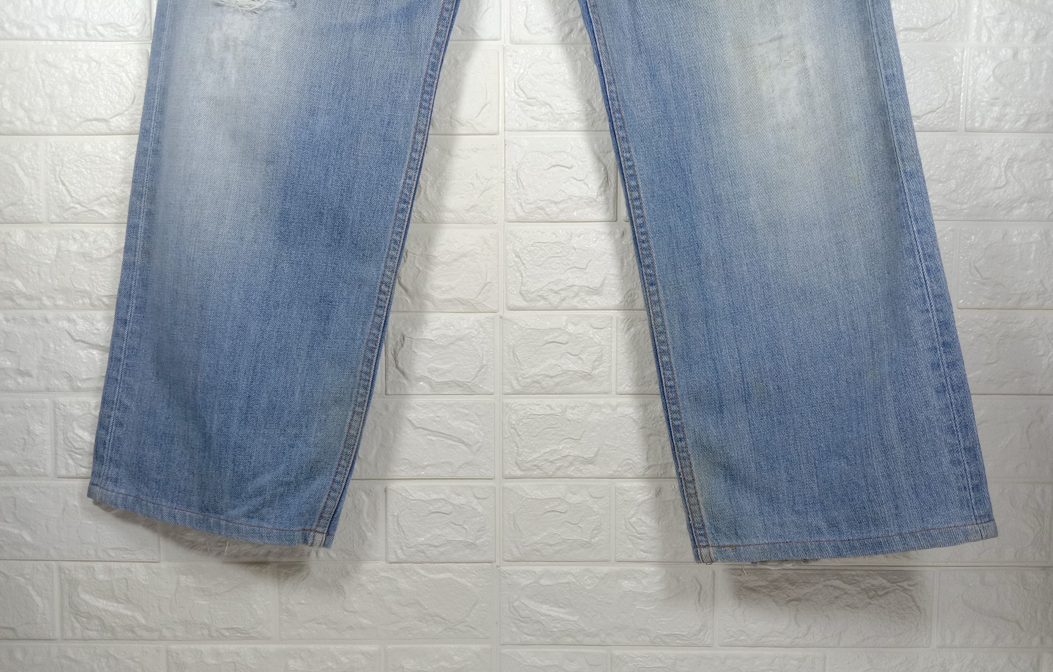 Levi's Vintage Levi’s 544 Jeans Light Wash Distressed Denim Size US 30 / EU 46 - 4 Thumbnail