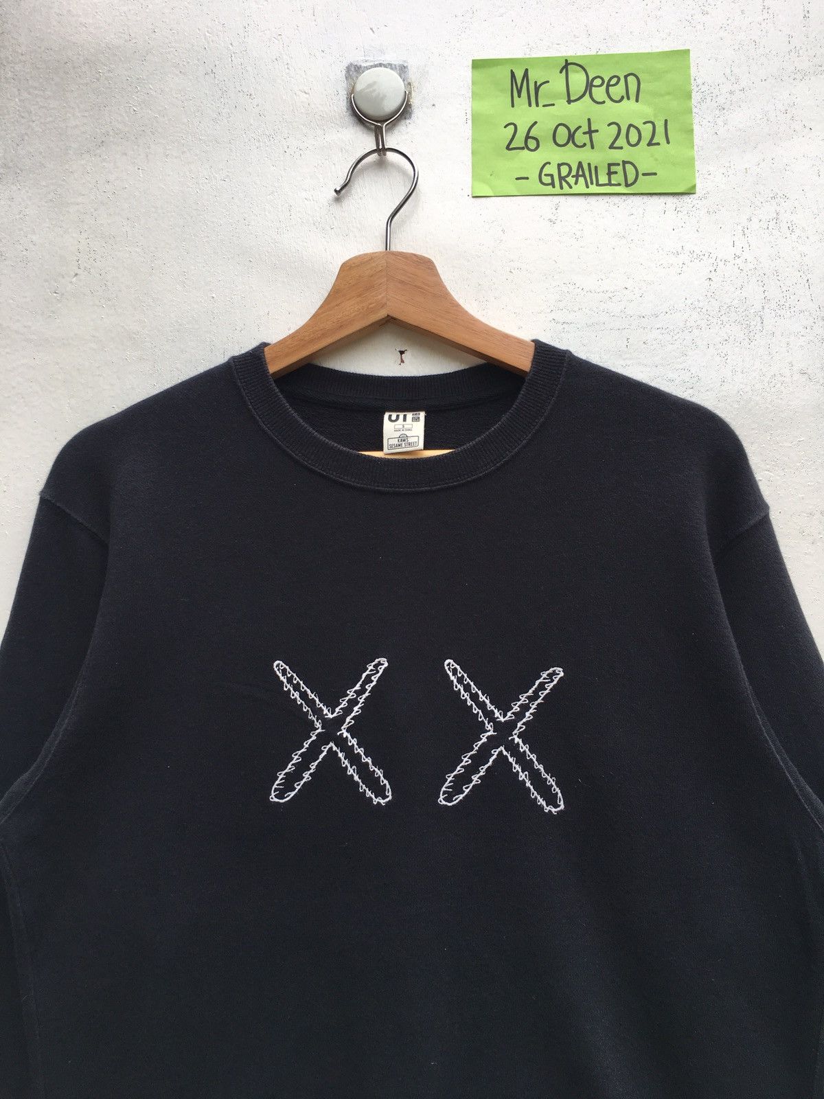 Kaws × Uniqlo Rare Kaws x Uniqlo Sesame Streets Sweatshirt Size US M / EU 48-50 / 2 - 4 Thumbnail
