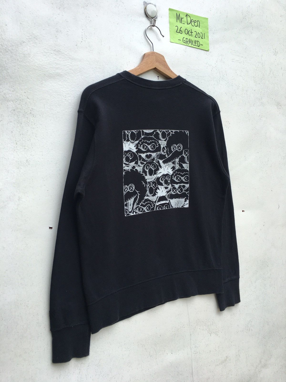 Kaws × Uniqlo Rare Kaws x Uniqlo Sesame Streets Sweatshirt Size US M / EU 48-50 / 2 - 13 Thumbnail