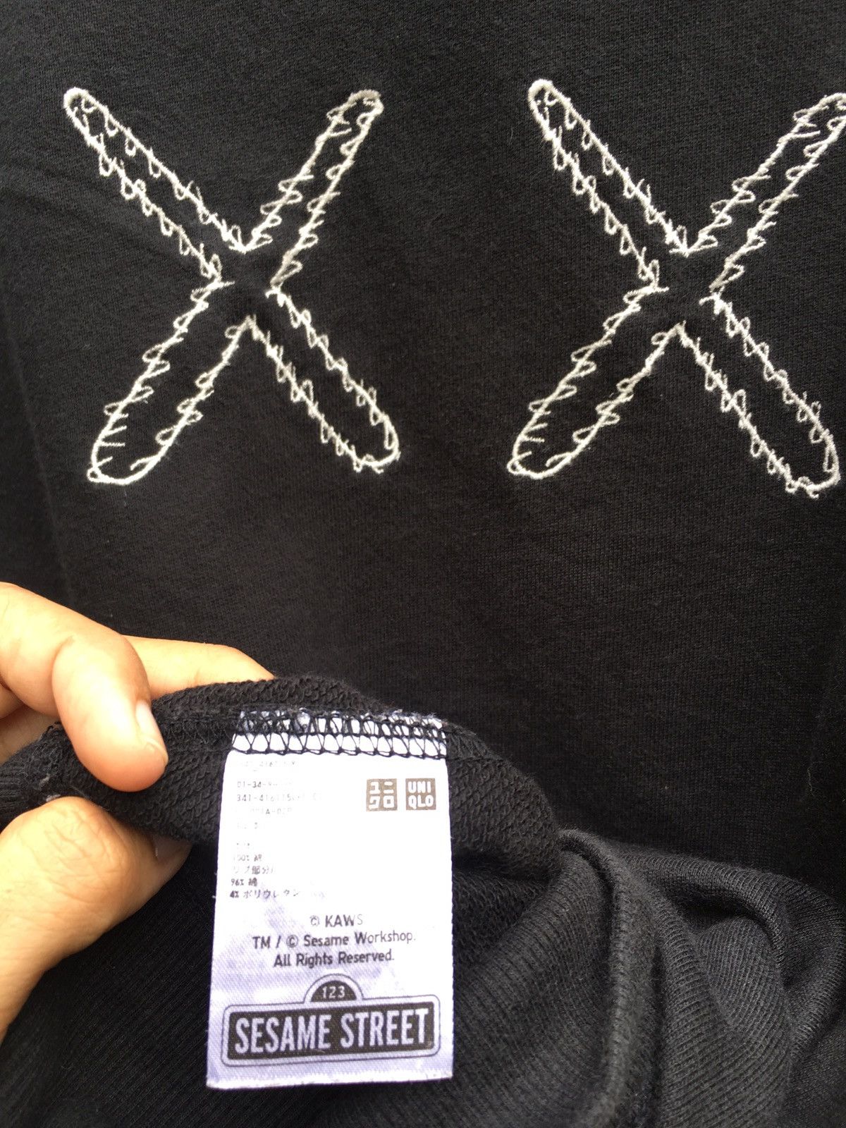 Kaws × Uniqlo Rare Kaws x Uniqlo Sesame Streets Sweatshirt Size US M / EU 48-50 / 2 - 10 Thumbnail