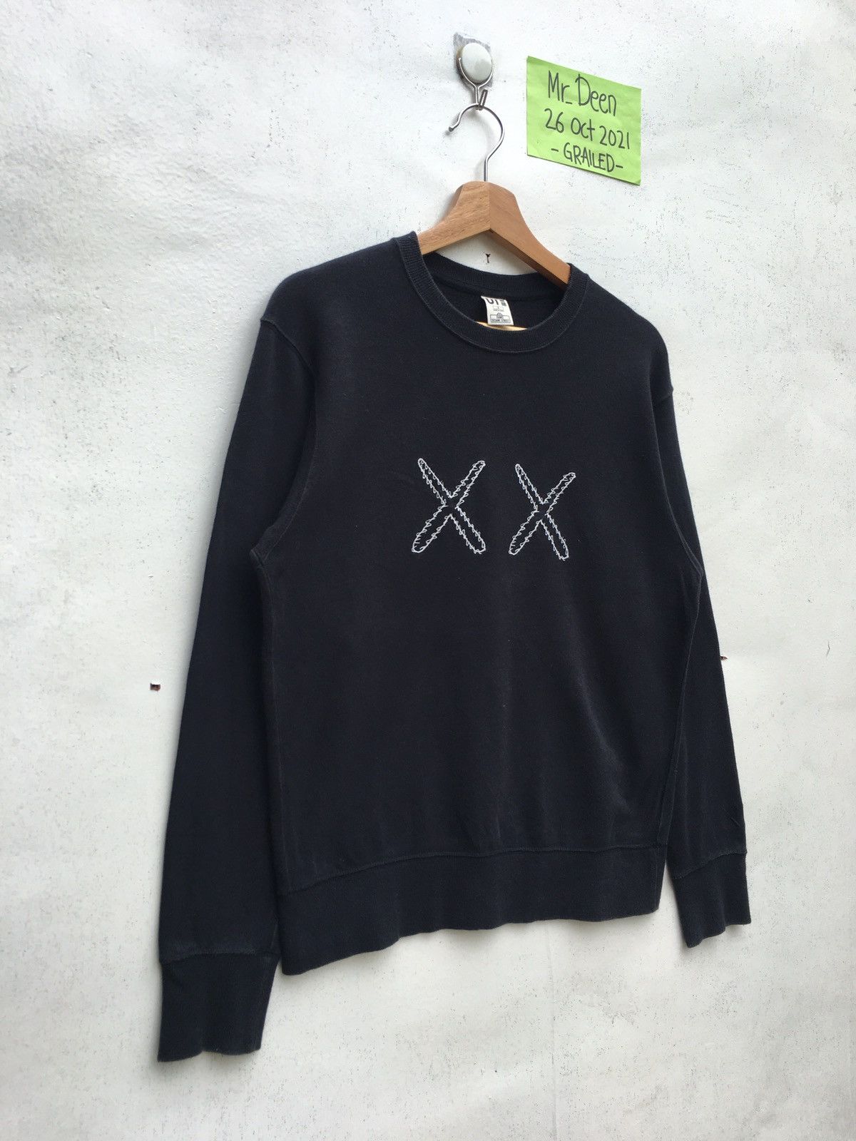 Kaws × Uniqlo Rare Kaws x Uniqlo Sesame Streets Sweatshirt Size US M / EU 48-50 / 2 - 2 Thumbnail