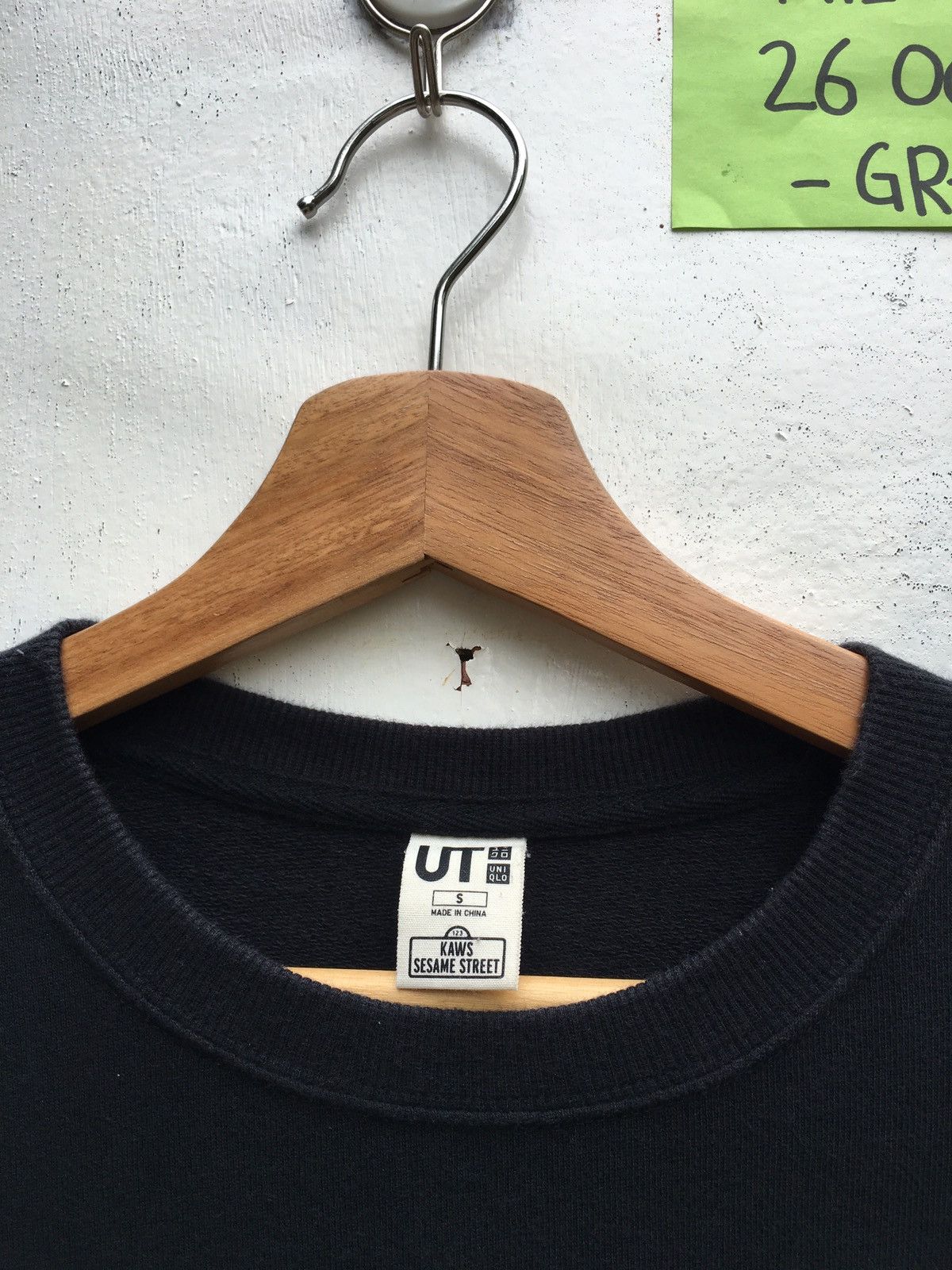Kaws × Uniqlo Rare Kaws x Uniqlo Sesame Streets Sweatshirt Size US M / EU 48-50 / 2 - 7 Thumbnail