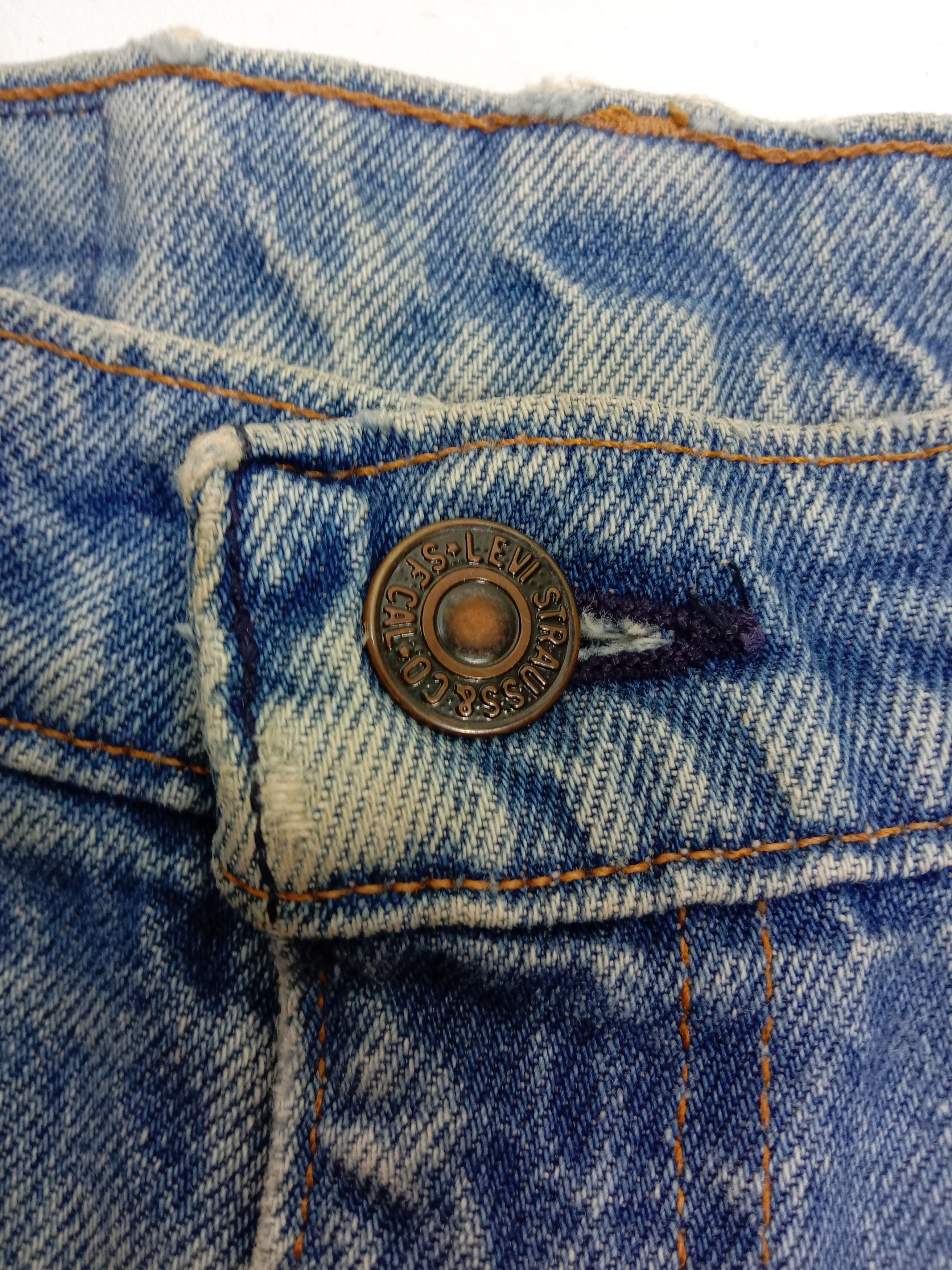 Levi's Vintage Levi's 517 Flare Jeans Light Wash Distressed Denim Size US 34 / EU 50 - 10 Thumbnail
