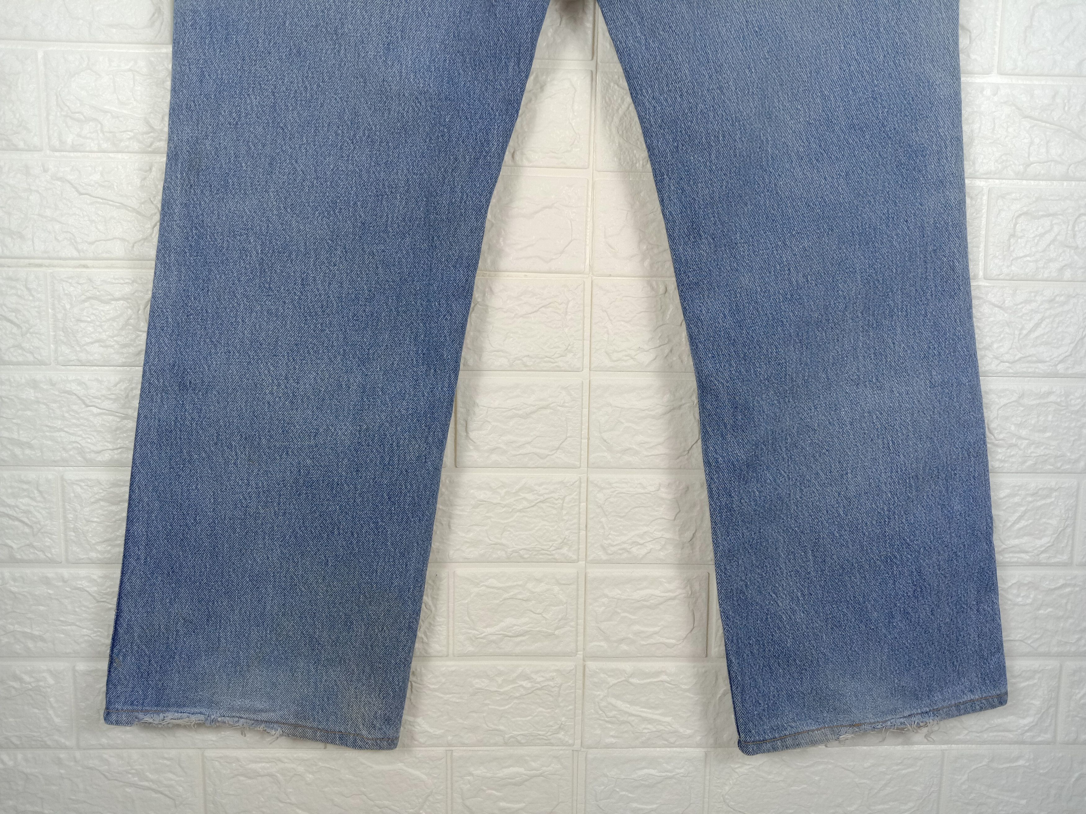 Levi's Vintage Levi's 517 Flare Jeans Light Wash Distressed Denim Size US 34 / EU 50 - 8 Thumbnail