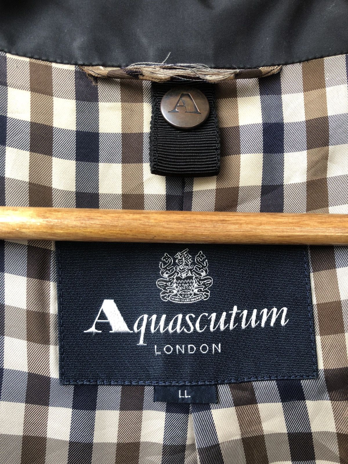 Aquascutum Vintage Aquascutum London Trench Coat Jacket Size US XL / EU 56 / 4 - 15 Thumbnail