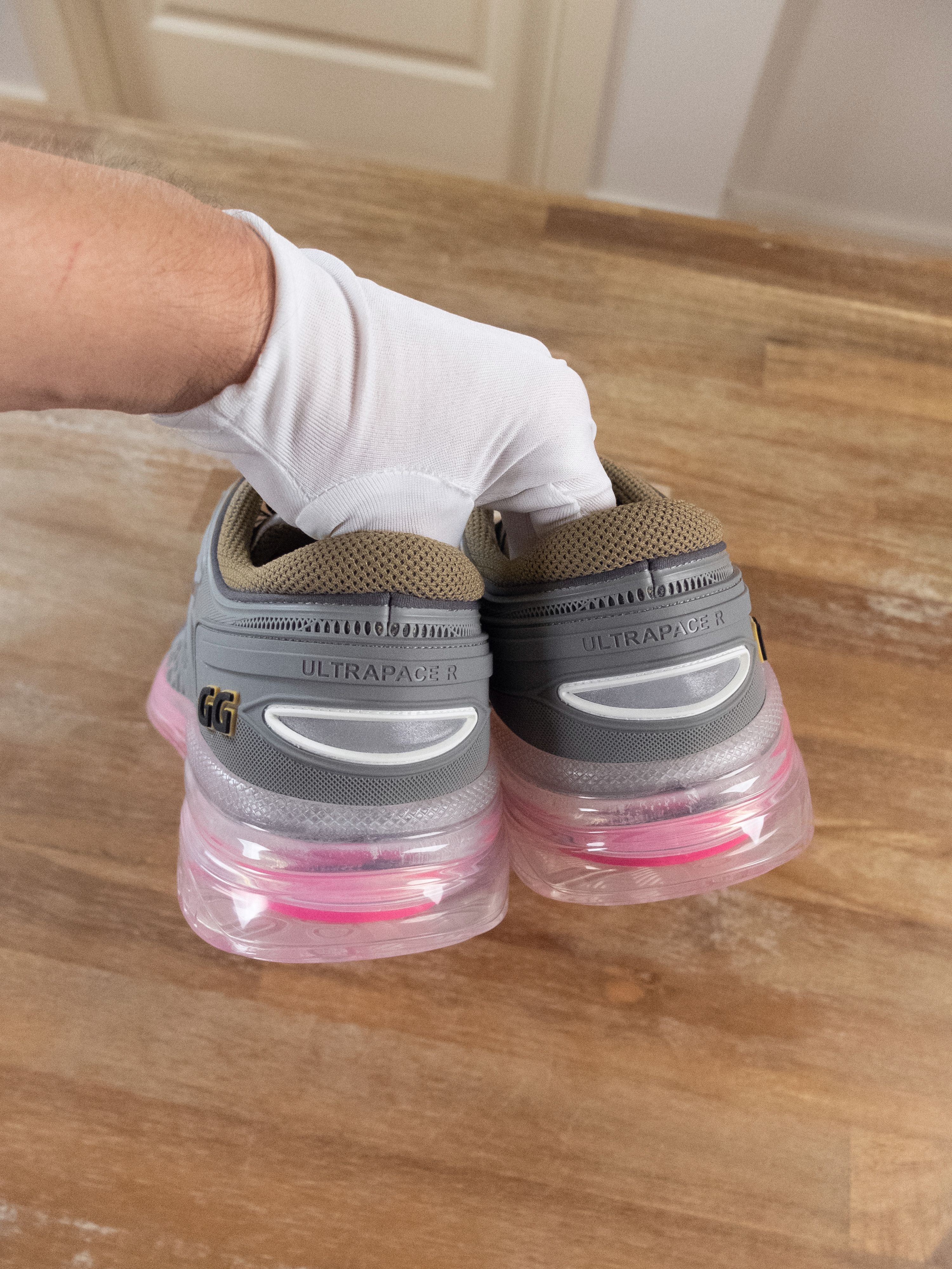 GUCCI Ultrapace R grey & pink low sneakers 8 US / 7.5 UK