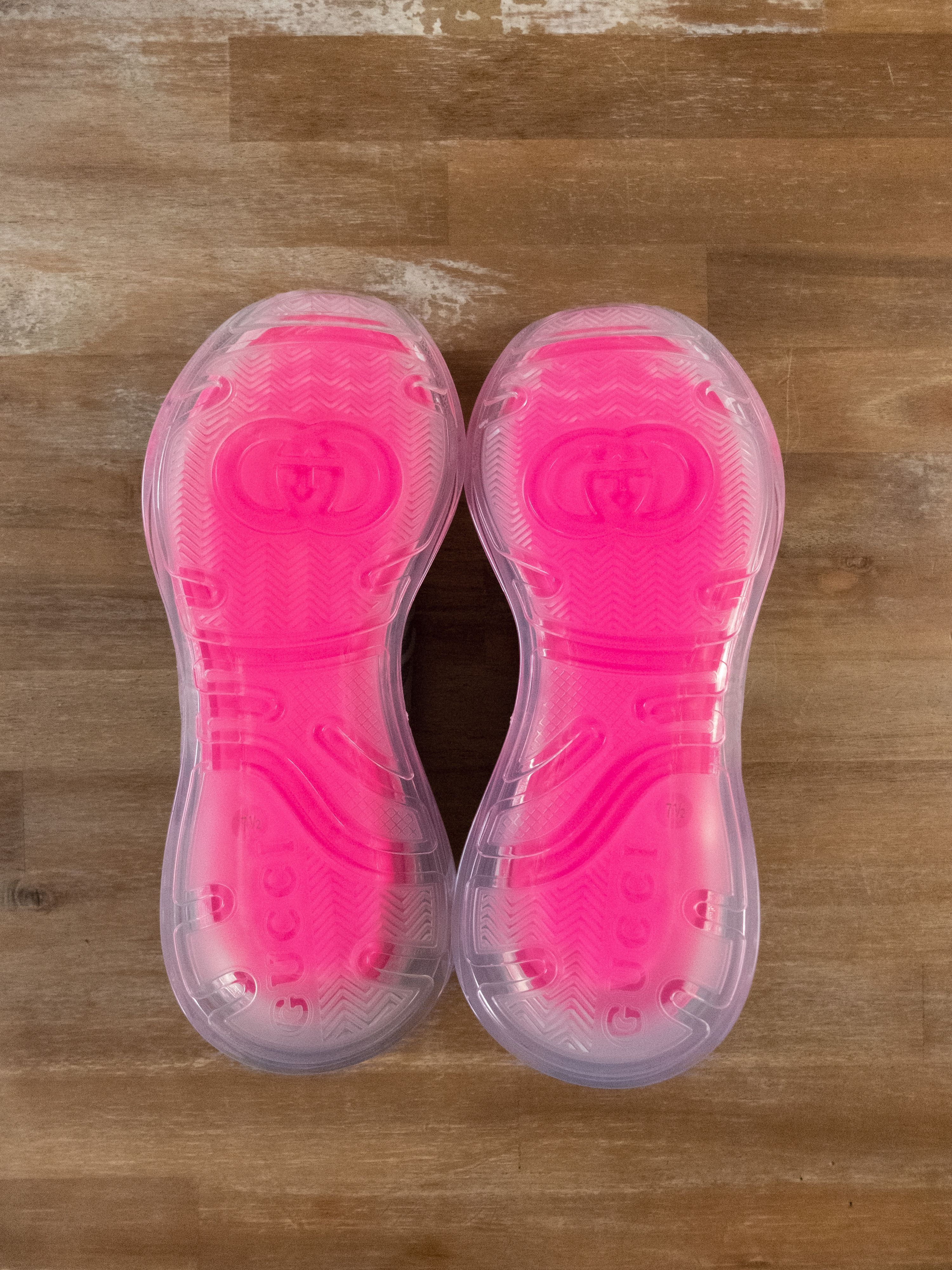 GUCCI Ultrapace R grey & pink low sneakers 8 US / 7.5 UK