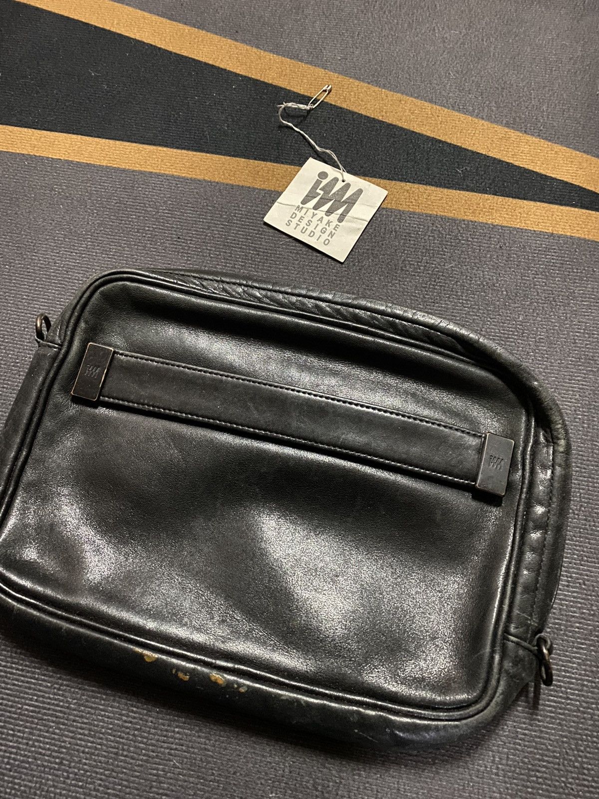 Issey Miyake × Leather 🔥SALE🔥ISSEY MIYAKE CLUTCH BAG LEATHER Size ONE SIZE - 3 Thumbnail