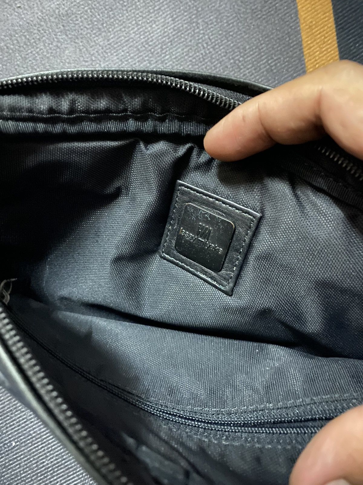 Issey Miyake × Leather 🔥SALE🔥ISSEY MIYAKE CLUTCH BAG LEATHER Size ONE SIZE - 5 Thumbnail