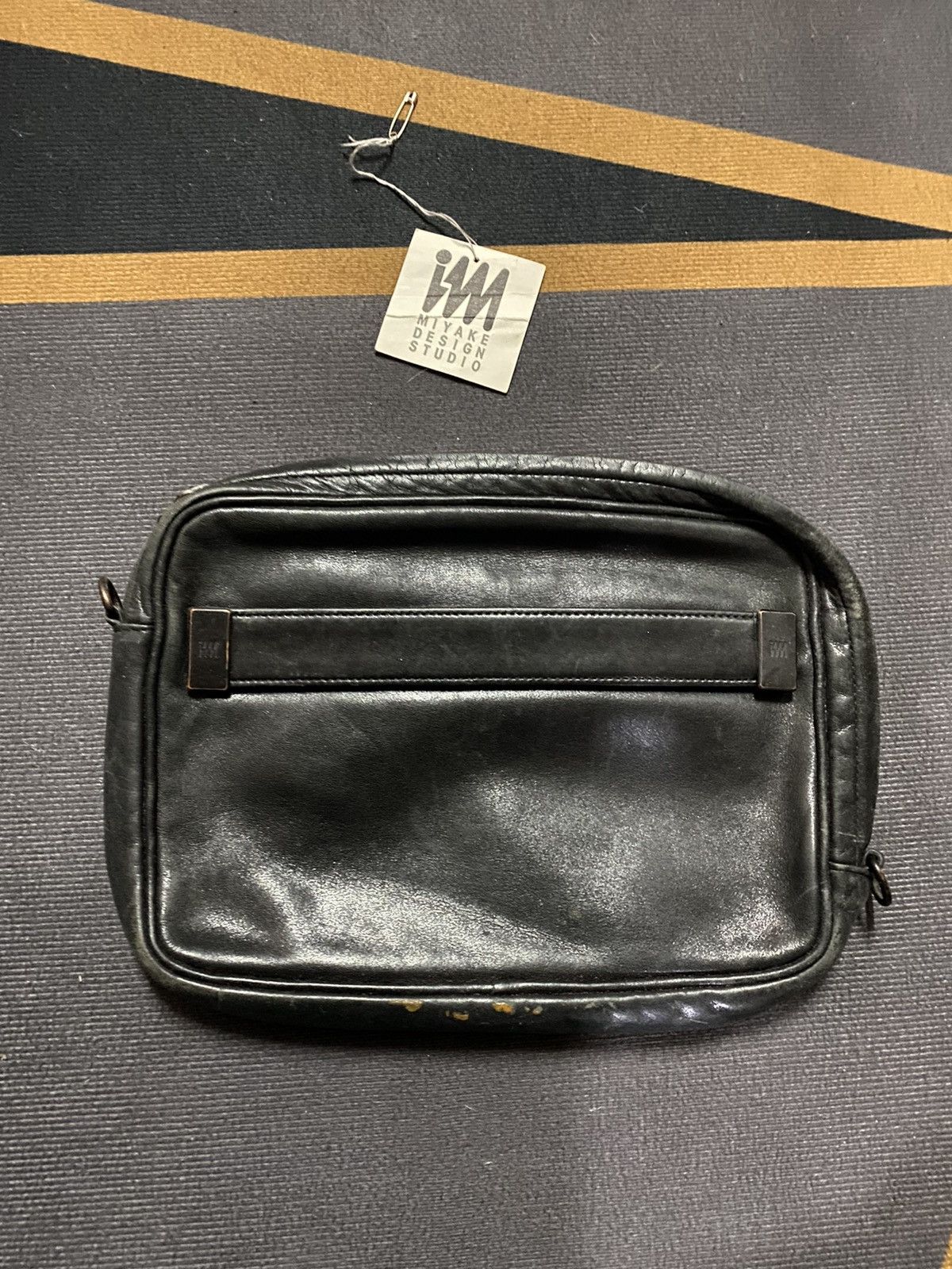 Issey Miyake × Leather 🔥SALE🔥ISSEY MIYAKE CLUTCH BAG LEATHER Size ONE SIZE - 1 Thumbnail