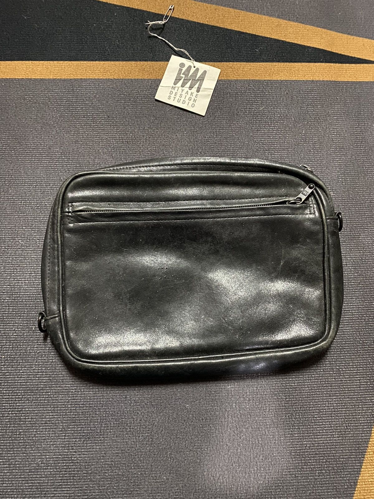 Issey Miyake × Leather 🔥SALE🔥ISSEY MIYAKE CLUTCH BAG LEATHER Size ONE SIZE - 2 Thumbnail