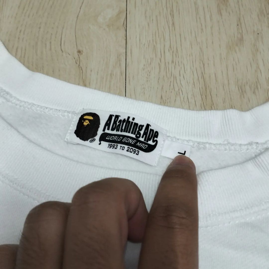 Bape ♦️Bape Manhunt Crewneck Size US L / EU 52-54 / 3 - 4 Thumbnail