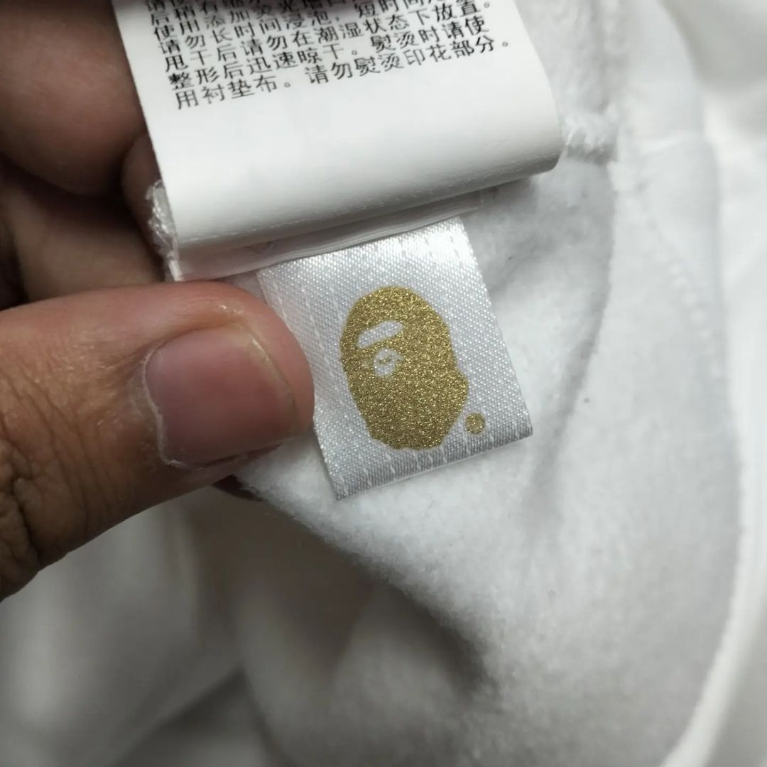 Bape ♦️Bape Manhunt Crewneck Size US L / EU 52-54 / 3 - 7 Thumbnail