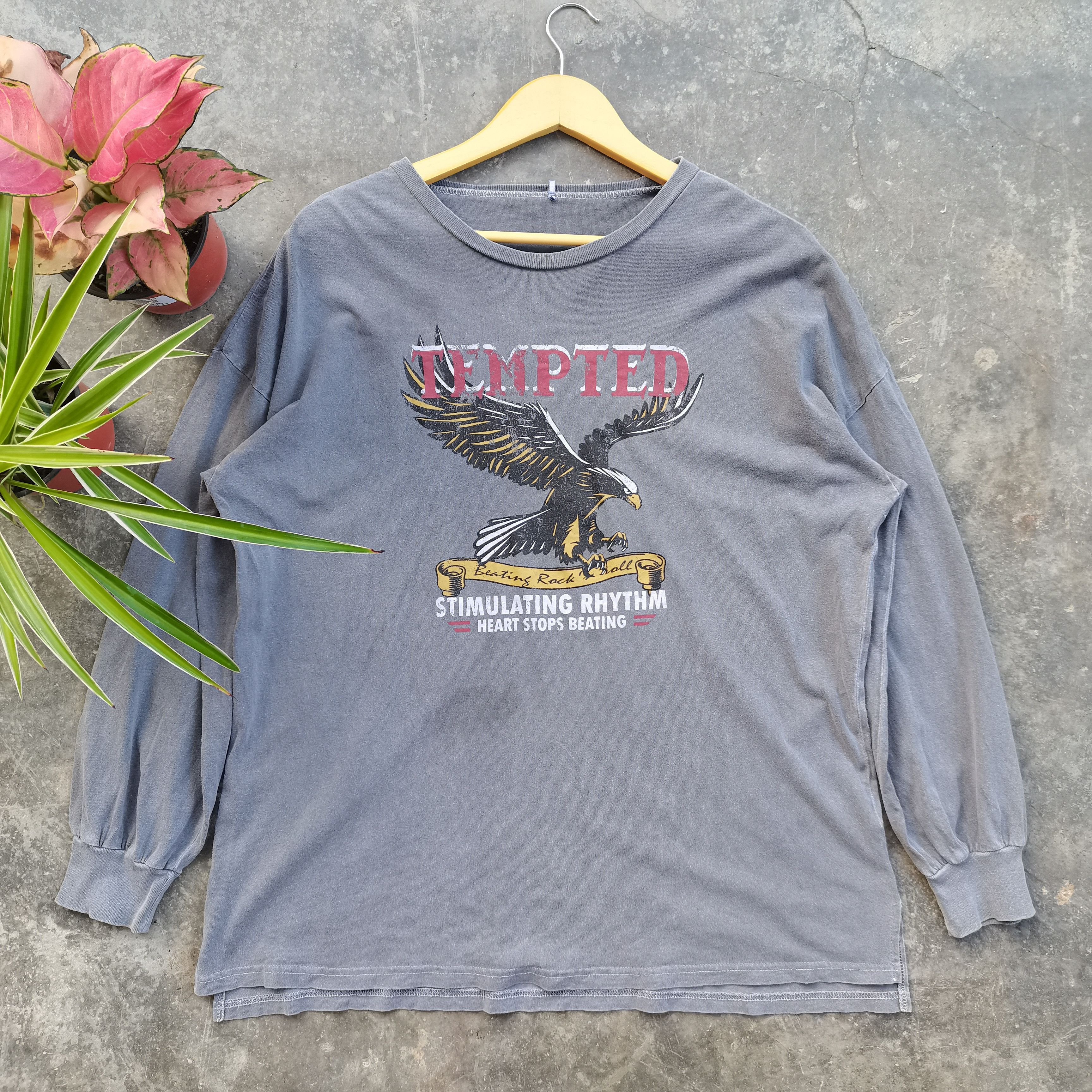 Band Tees × Vintage Crazy Vintage TEMPTED TOUR 1856 Longsleeve Tshirt Size US M / EU 48-50 / 2 - 1 Thumbnail