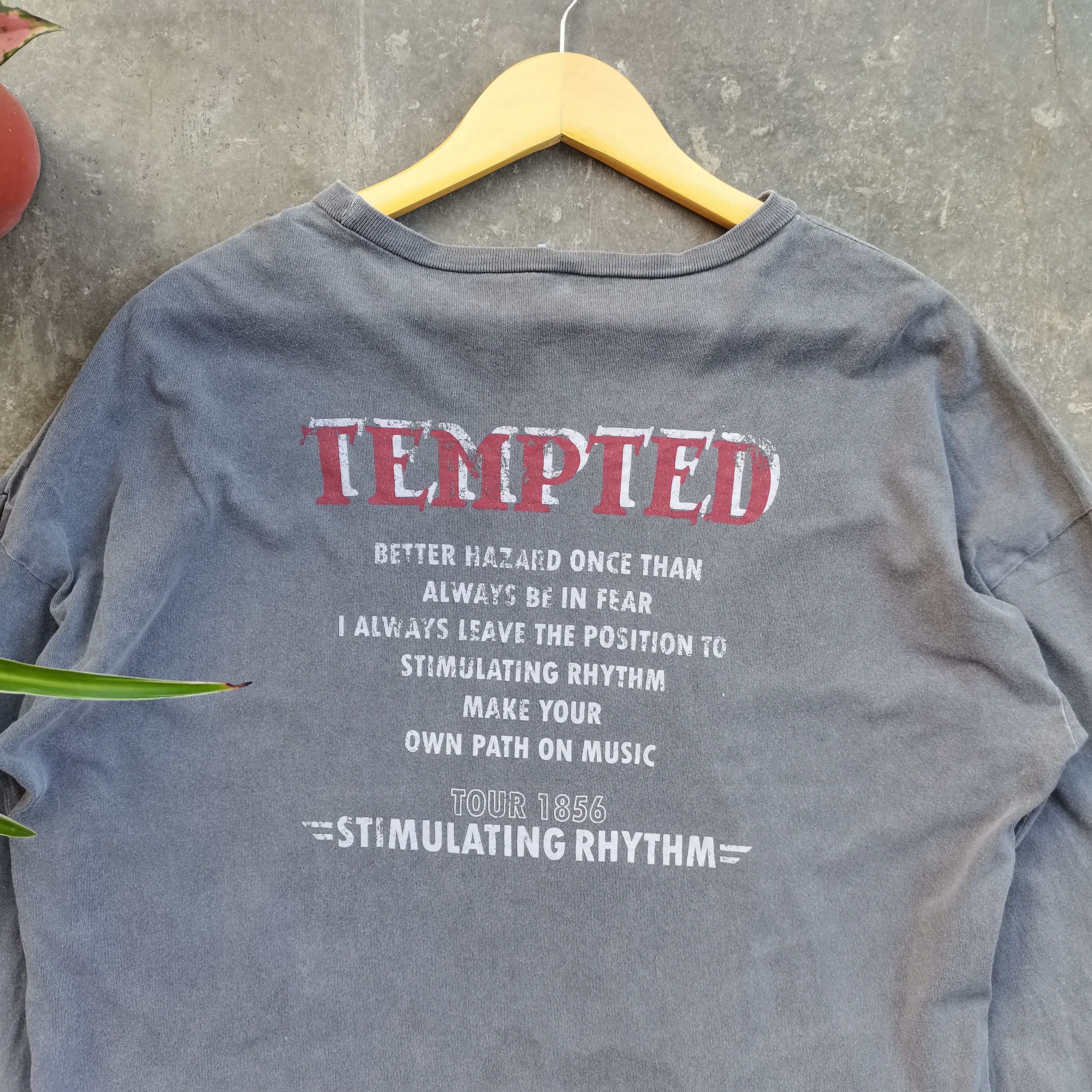 Band Tees × Vintage Crazy Vintage TEMPTED TOUR 1856 Longsleeve Tshirt Size US M / EU 48-50 / 2 - 5 Thumbnail
