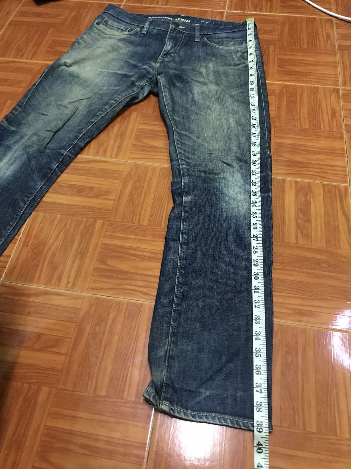 Old Navy “Men’s Blue Faded Straight-Leg Jeans Distressed Vintage Wash Size US 33 - 13 Thumbnail