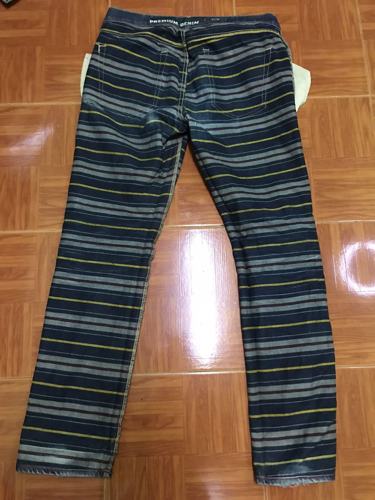 Old Navy “Men’s Blue Faded Straight-Leg Jeans Distressed Vintage Wash Size US 33 - 9 Thumbnail
