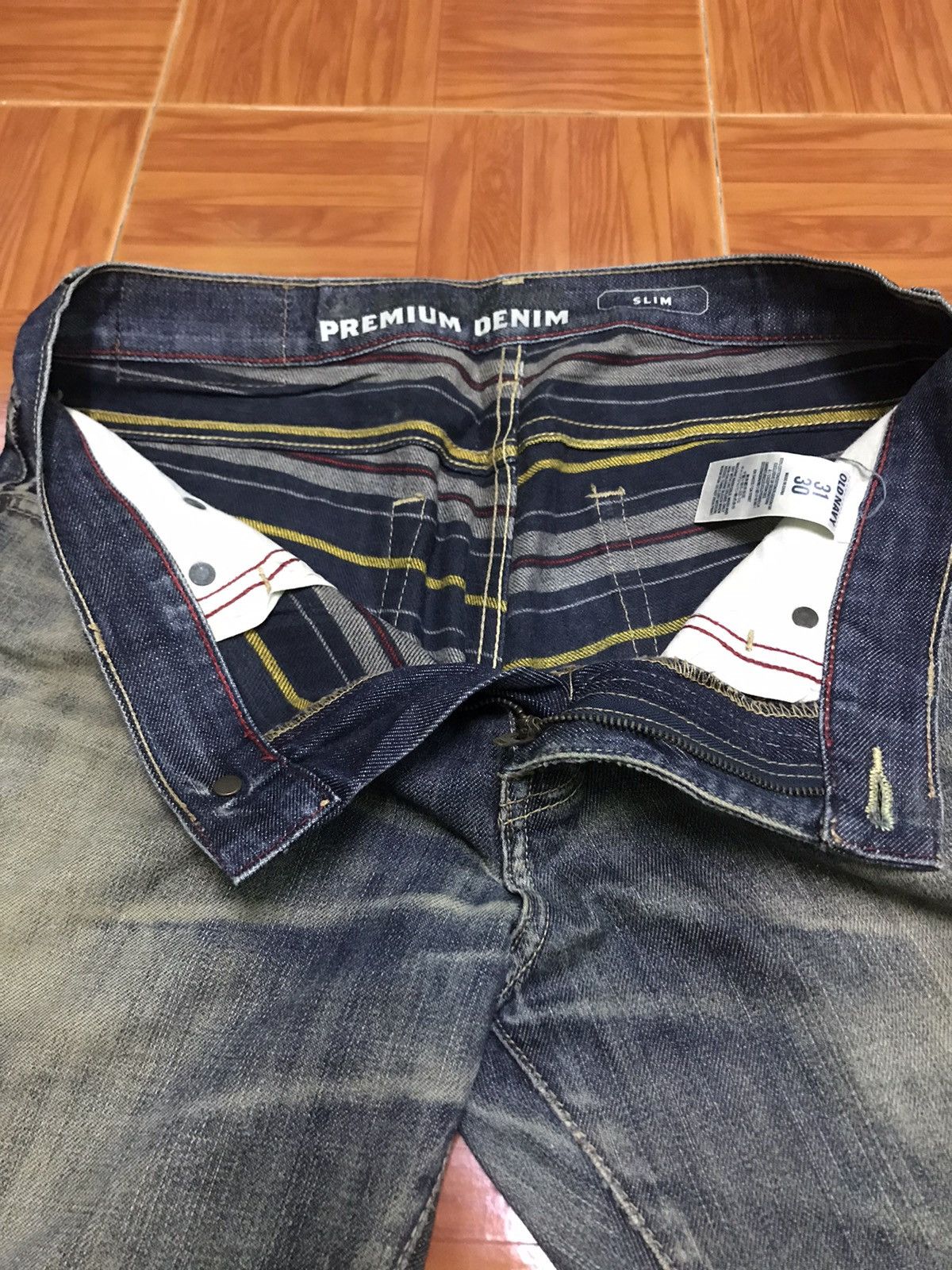 Old Navy “Men’s Blue Faded Straight-Leg Jeans Distressed Vintage Wash Size US 33 - 7 Thumbnail