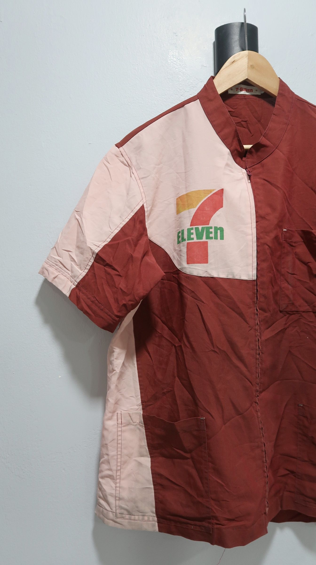 Japanese Brand Vintage 7-Eleven Uniform Workers Collection Shirts Size US L / EU 52-54 / 3 - 3 Thumbnail