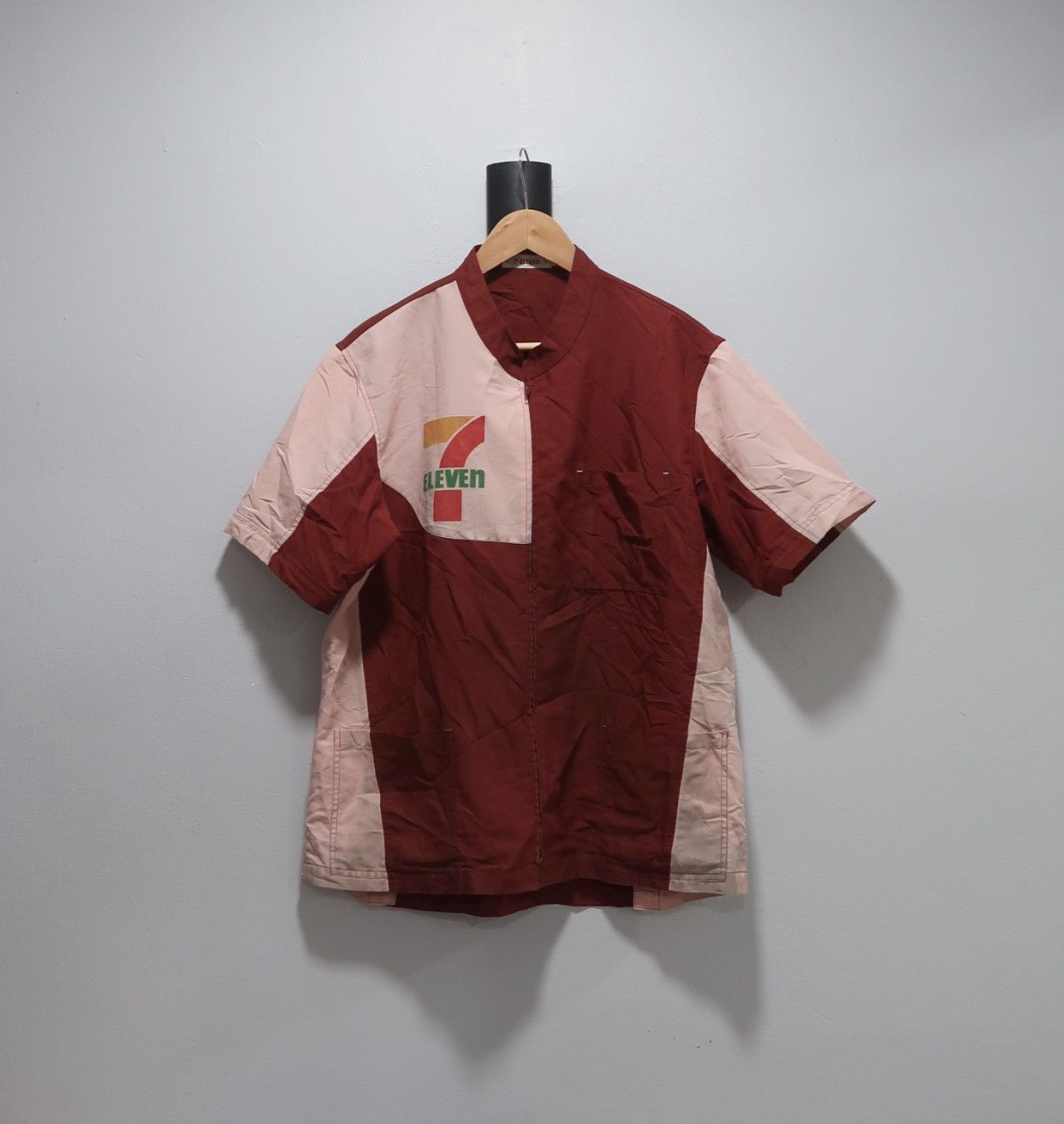 Japanese Brand Vintage 7-Eleven Uniform Workers Collection Shirts Size US L / EU 52-54 / 3 - 1 Thumbnail
