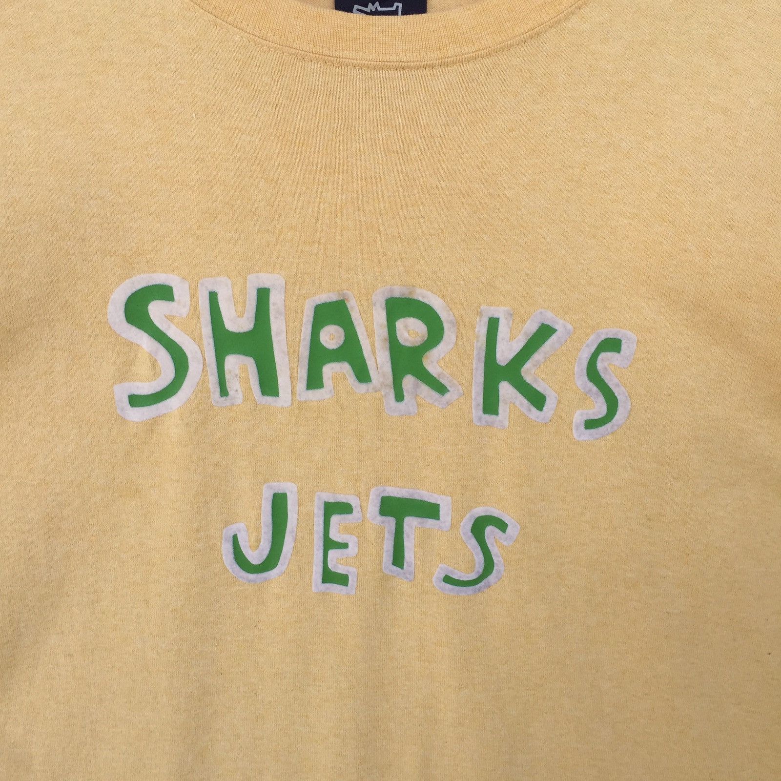 Keith Haring Keith Haring X Uniqlo Sharks Jets T Shirt Size US M / EU 48-50 / 2 - 2 Thumbnail