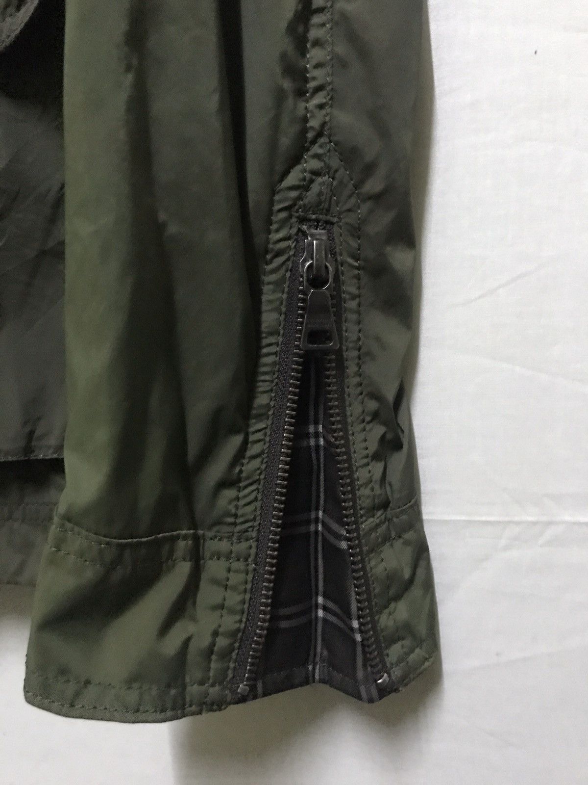 Black Label BURBERRY BLACK LABEL NYLON ZIPPER JACKET GREEN ARMY Size US M / EU 48-50 / 2 - 7 Thumbnail