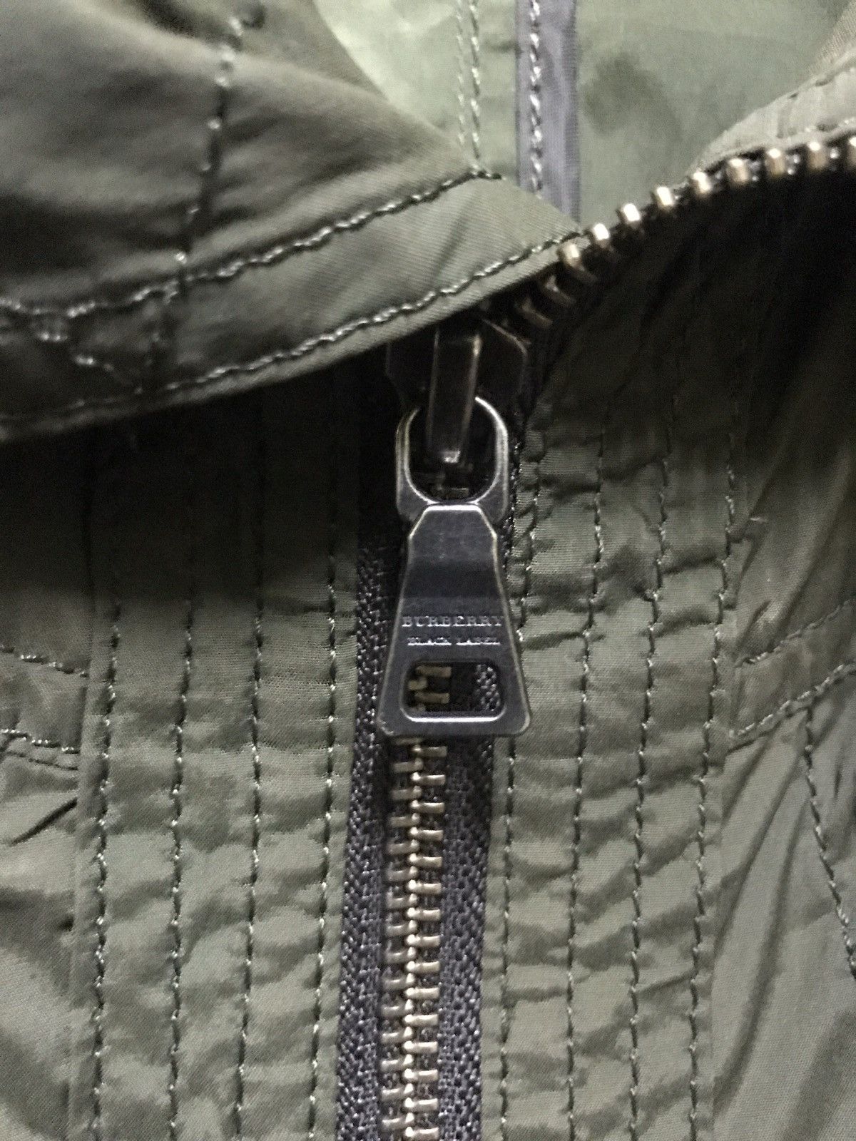 Black Label BURBERRY BLACK LABEL NYLON ZIPPER JACKET GREEN ARMY Size US M / EU 48-50 / 2 - 8 Thumbnail