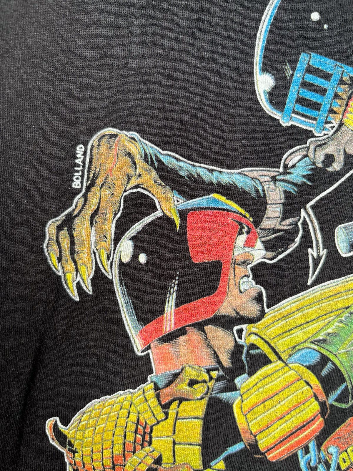 Vintage Vintage Judge Dredd Comics T-Shirt Size US L / EU 52-54 / 3 - 5 Thumbnail